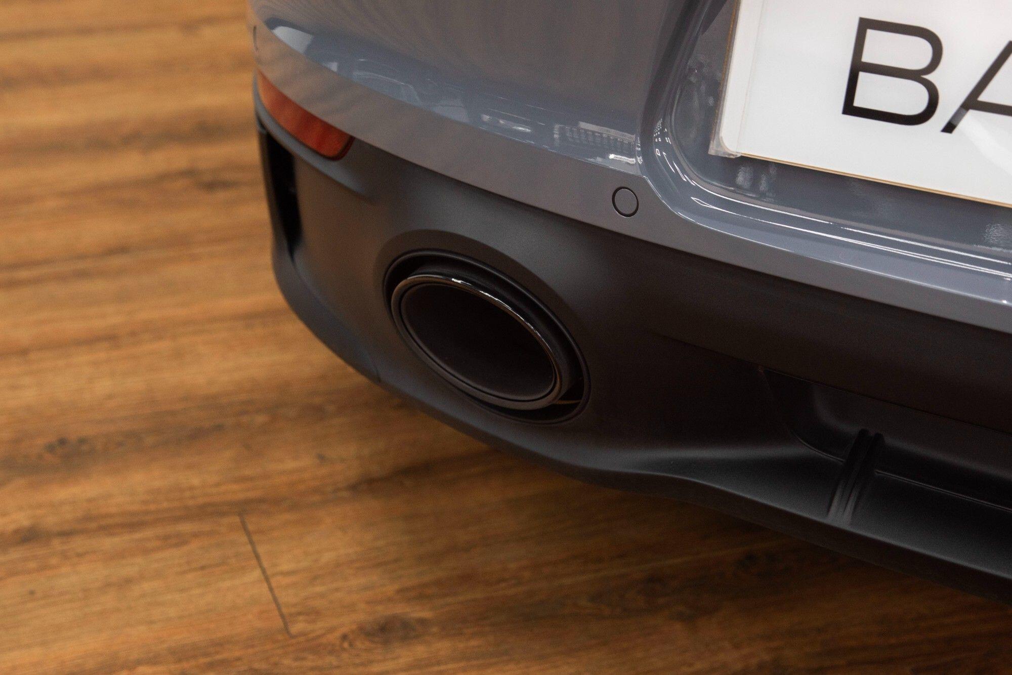 Porsche 911 view 23