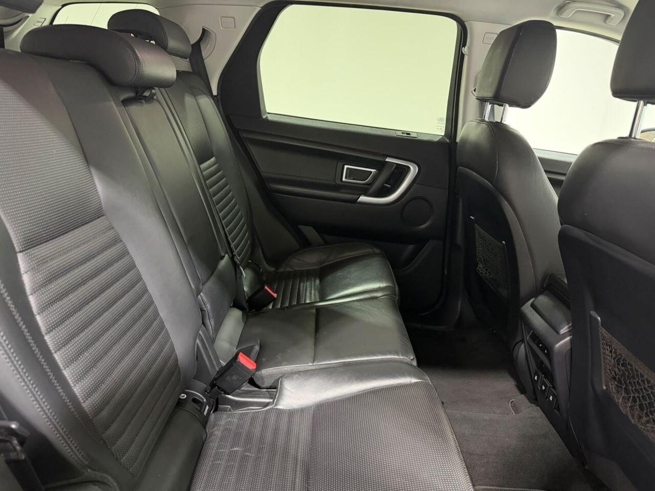 Land Rover Discovery Sport view 36