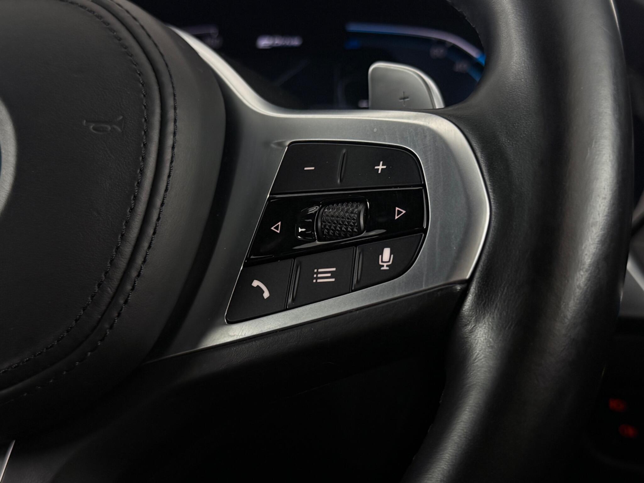 BMW 3 Series view 15