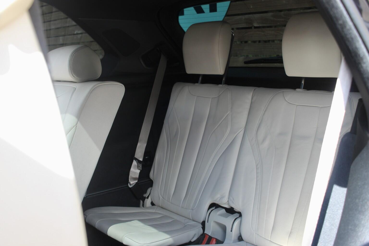 BMW X5 view 15