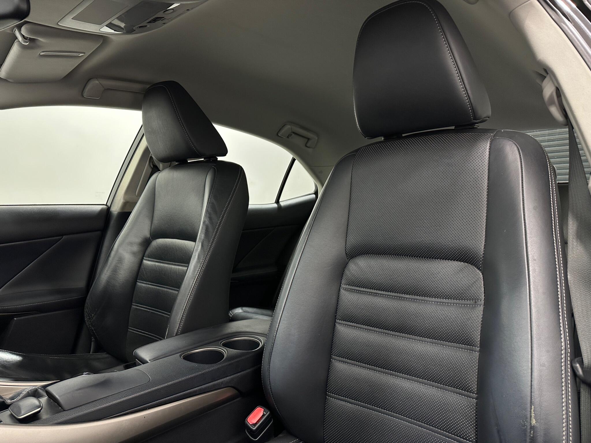 Lexus Is view 38