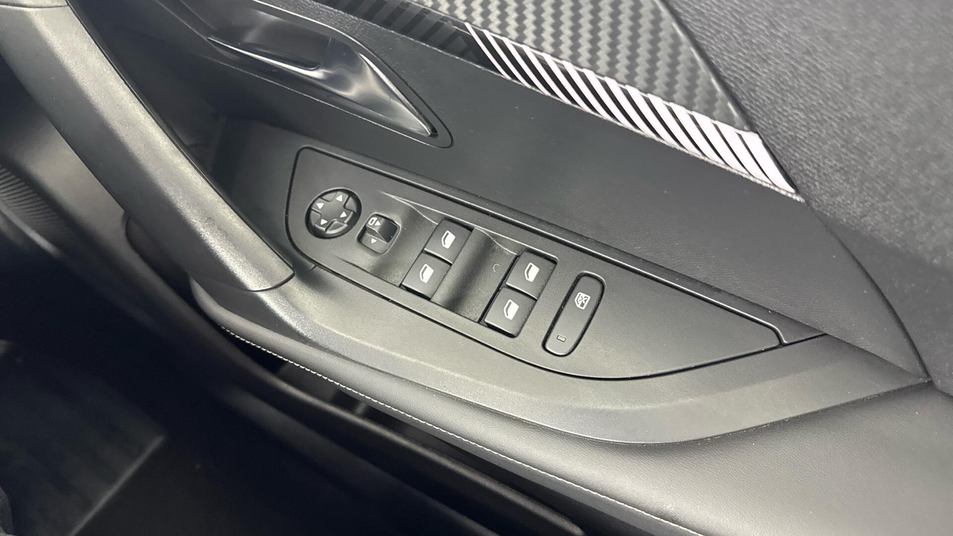 Peugeot 2008 view 36