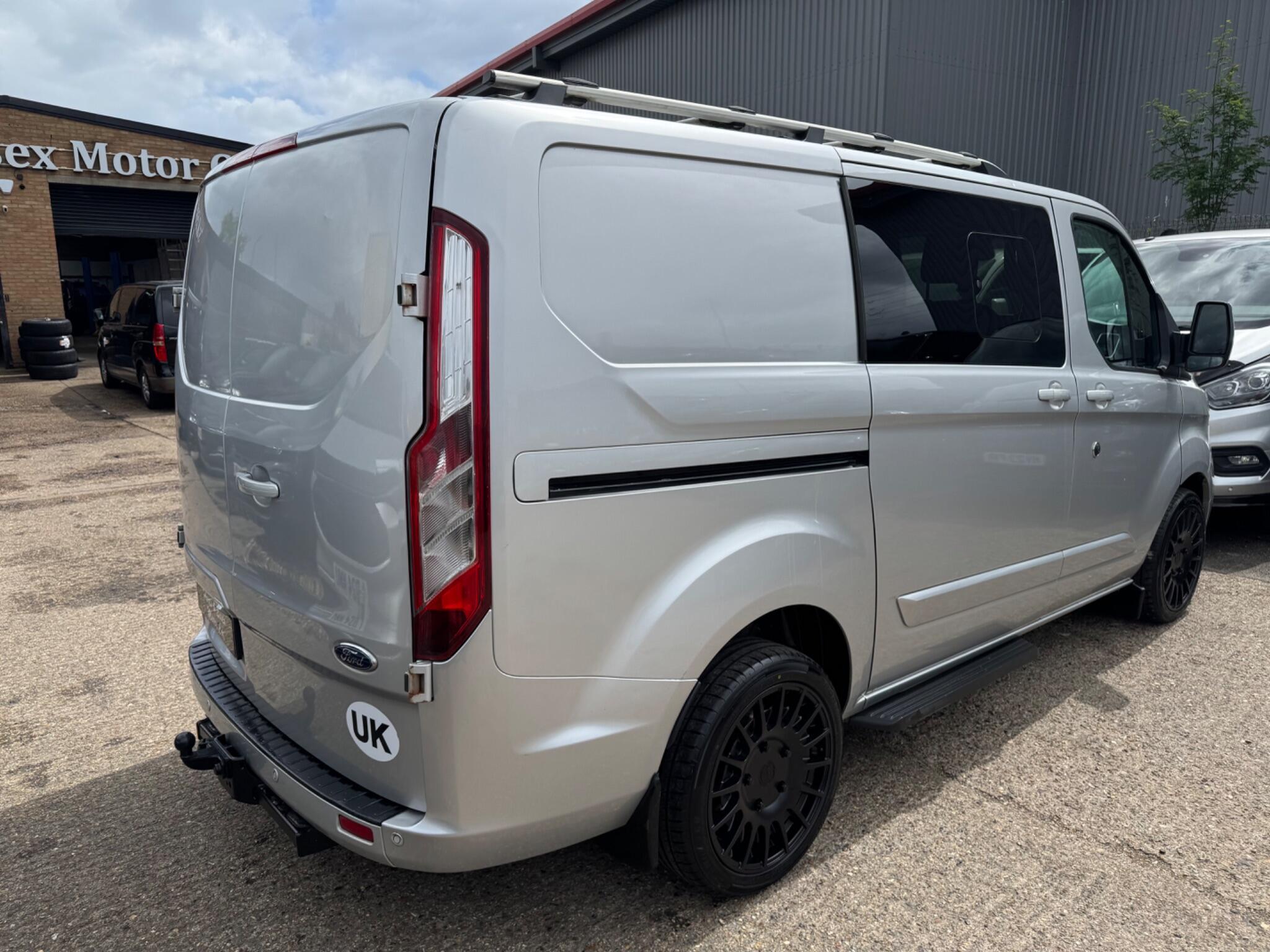 Ford Transit Custom view 11