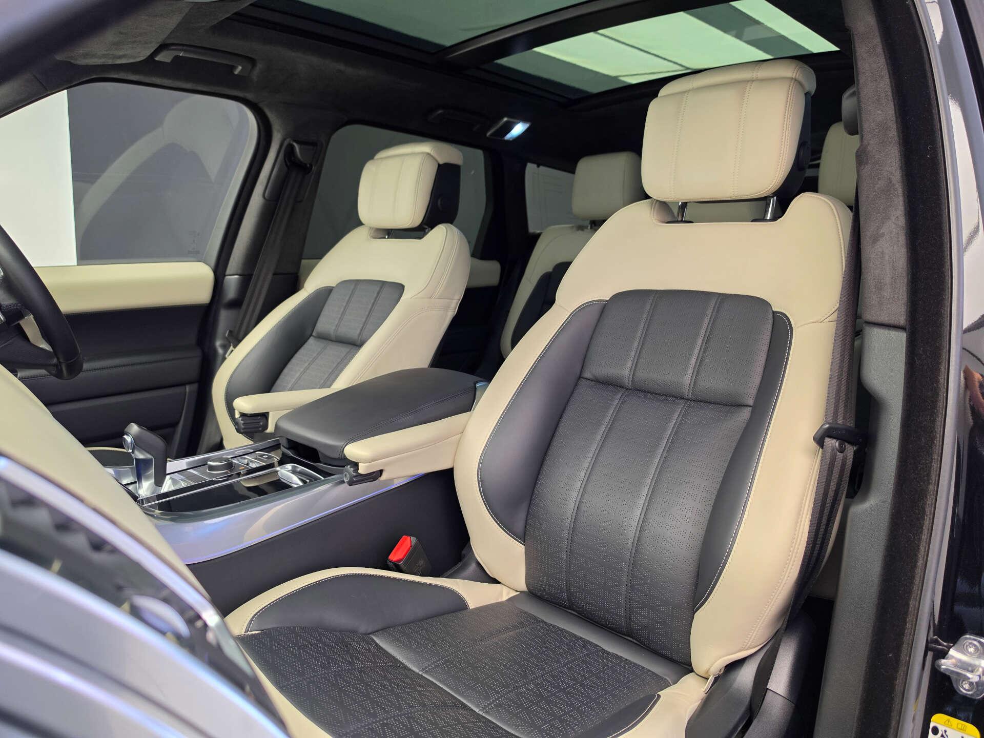 Land Rover Range Rover Sport view 2