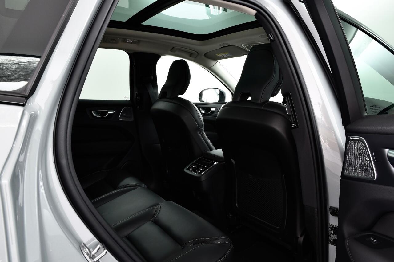 Volvo XC60 view 22