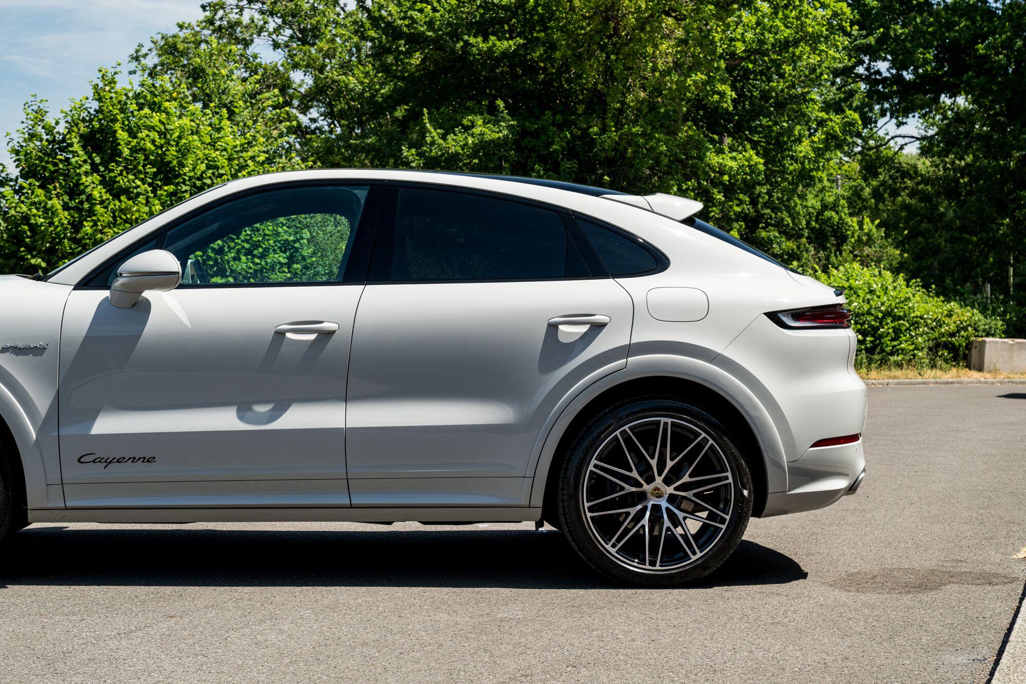 Porsche Cayenne view 18
