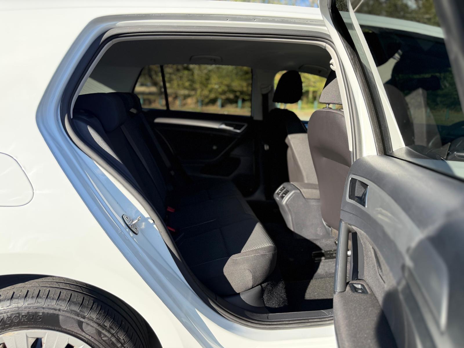 Volkswagen Golf view 42