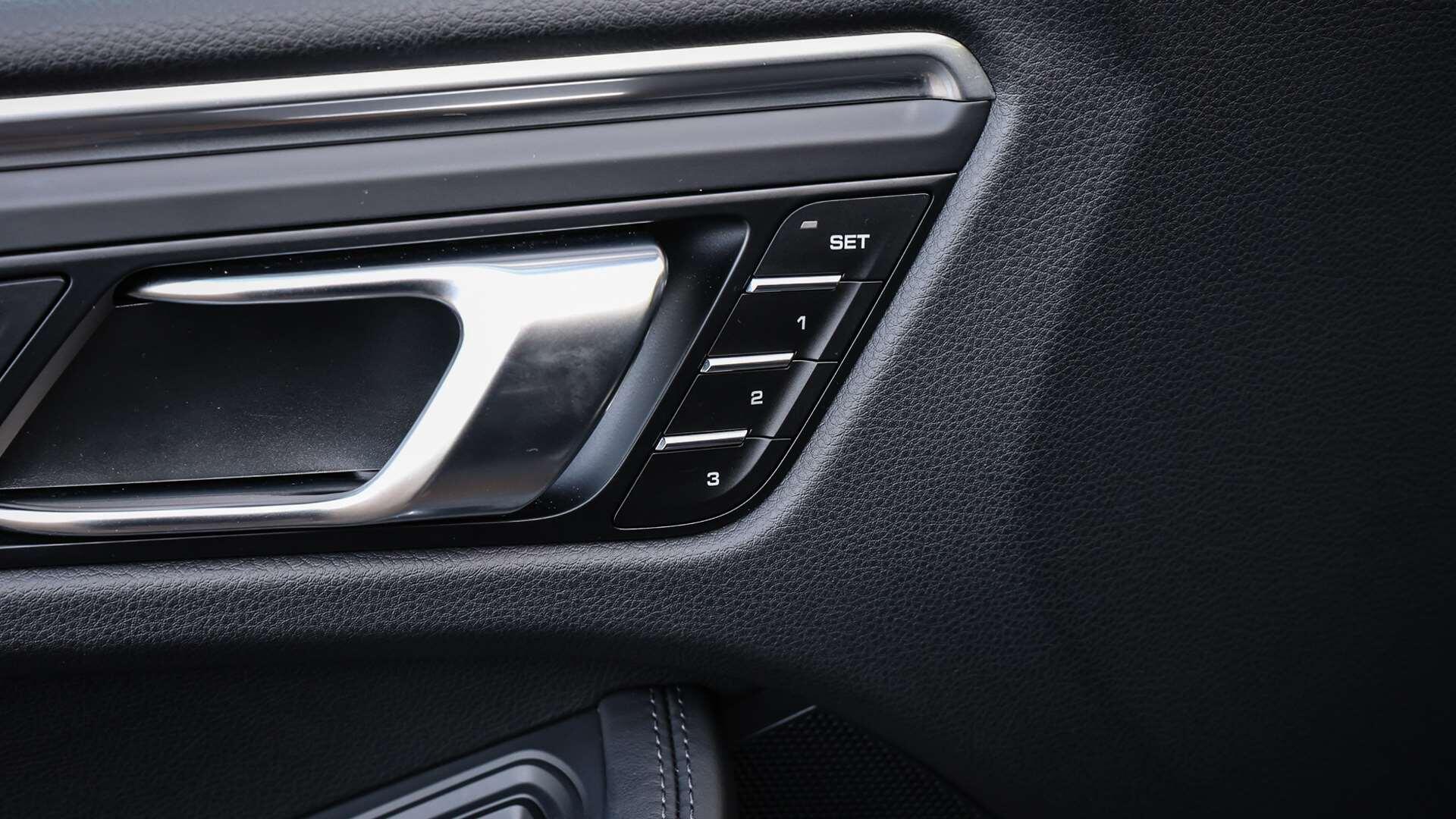 Porsche Macan view 27