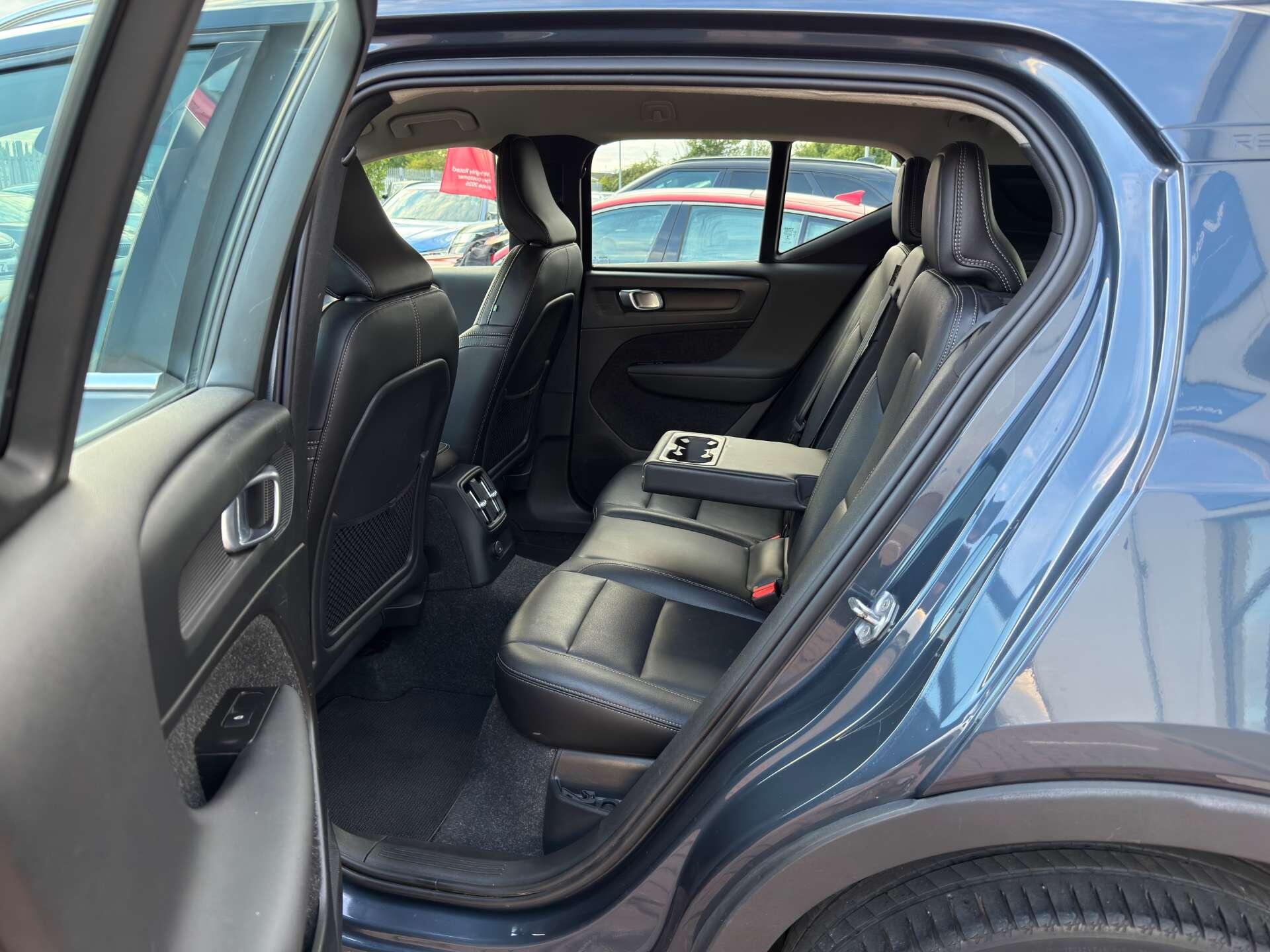 Volvo XC40 view 53