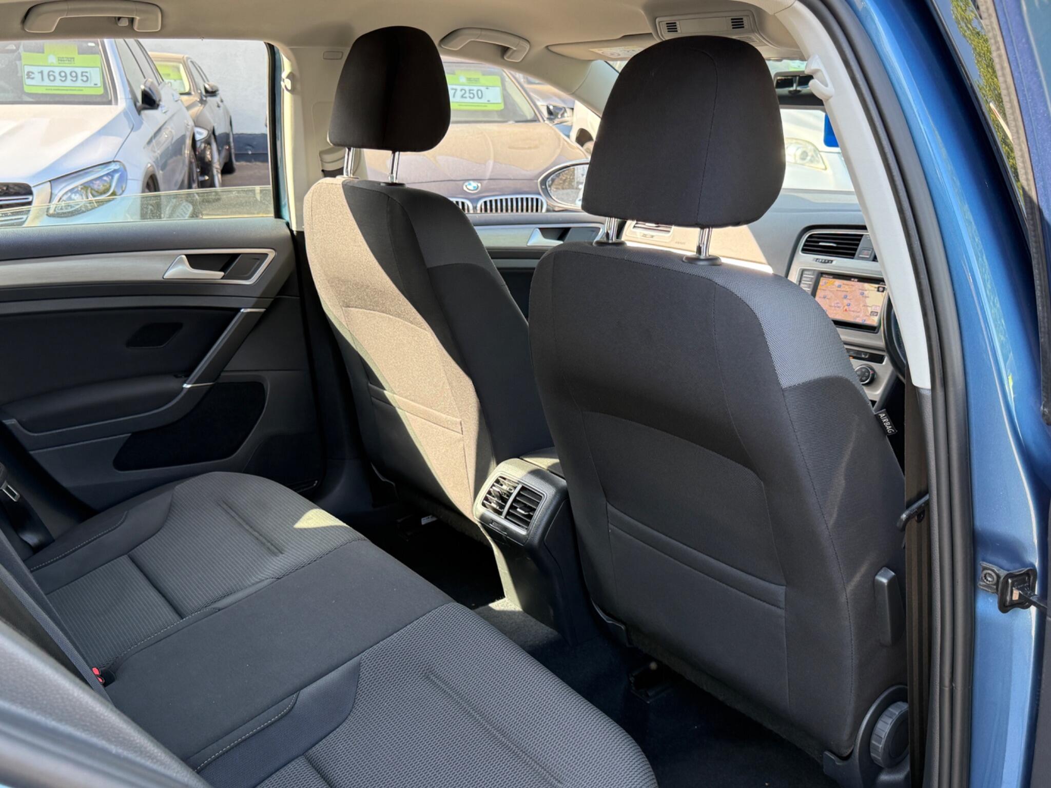 Volkswagen Golf - Image 37