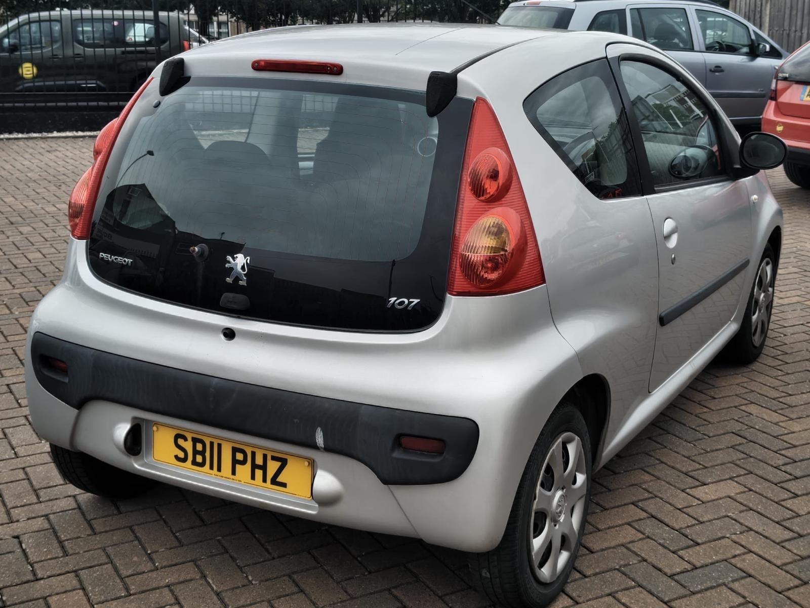 Peugeot 107 view 6