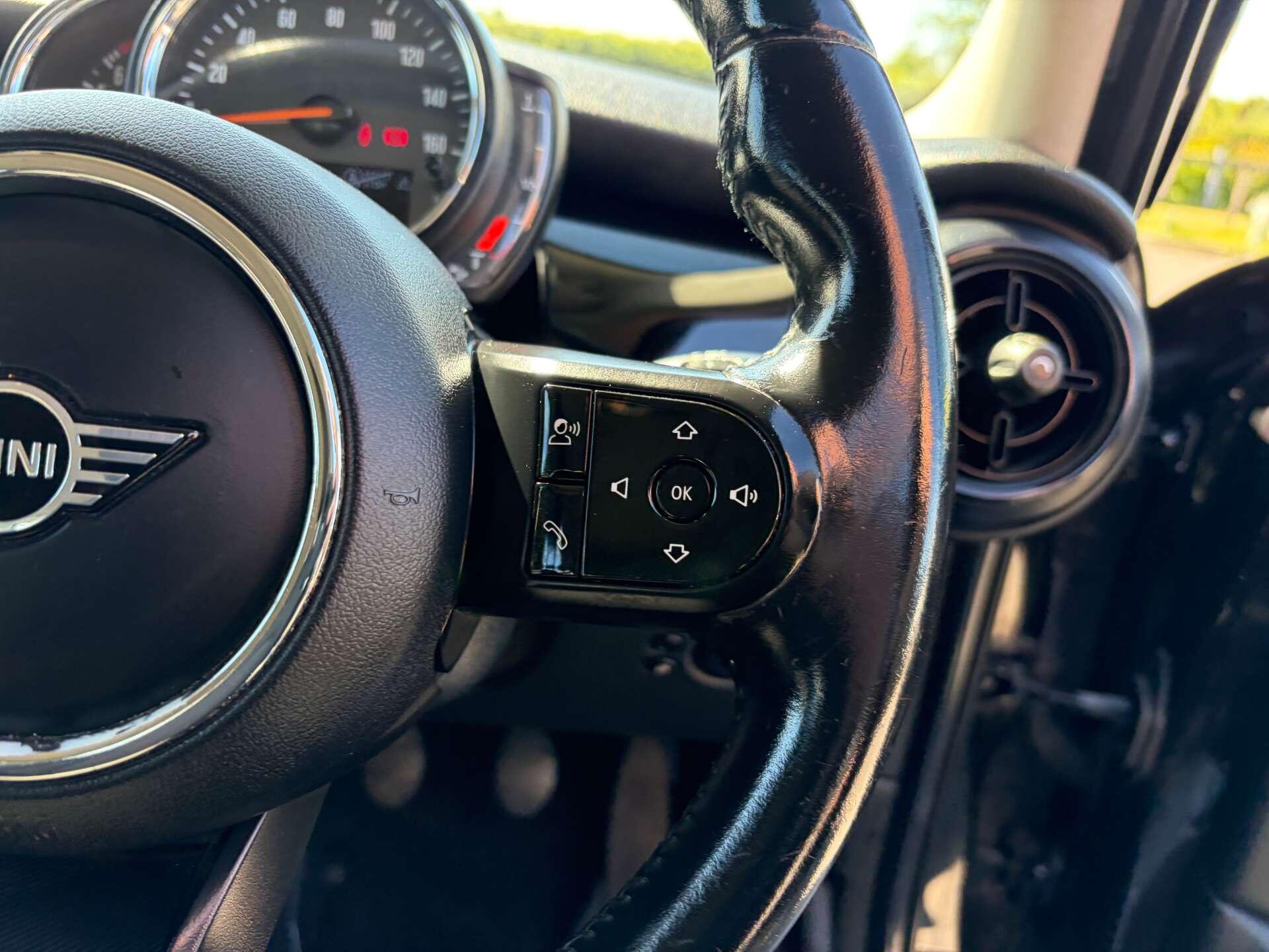 Mini Cooper view 39