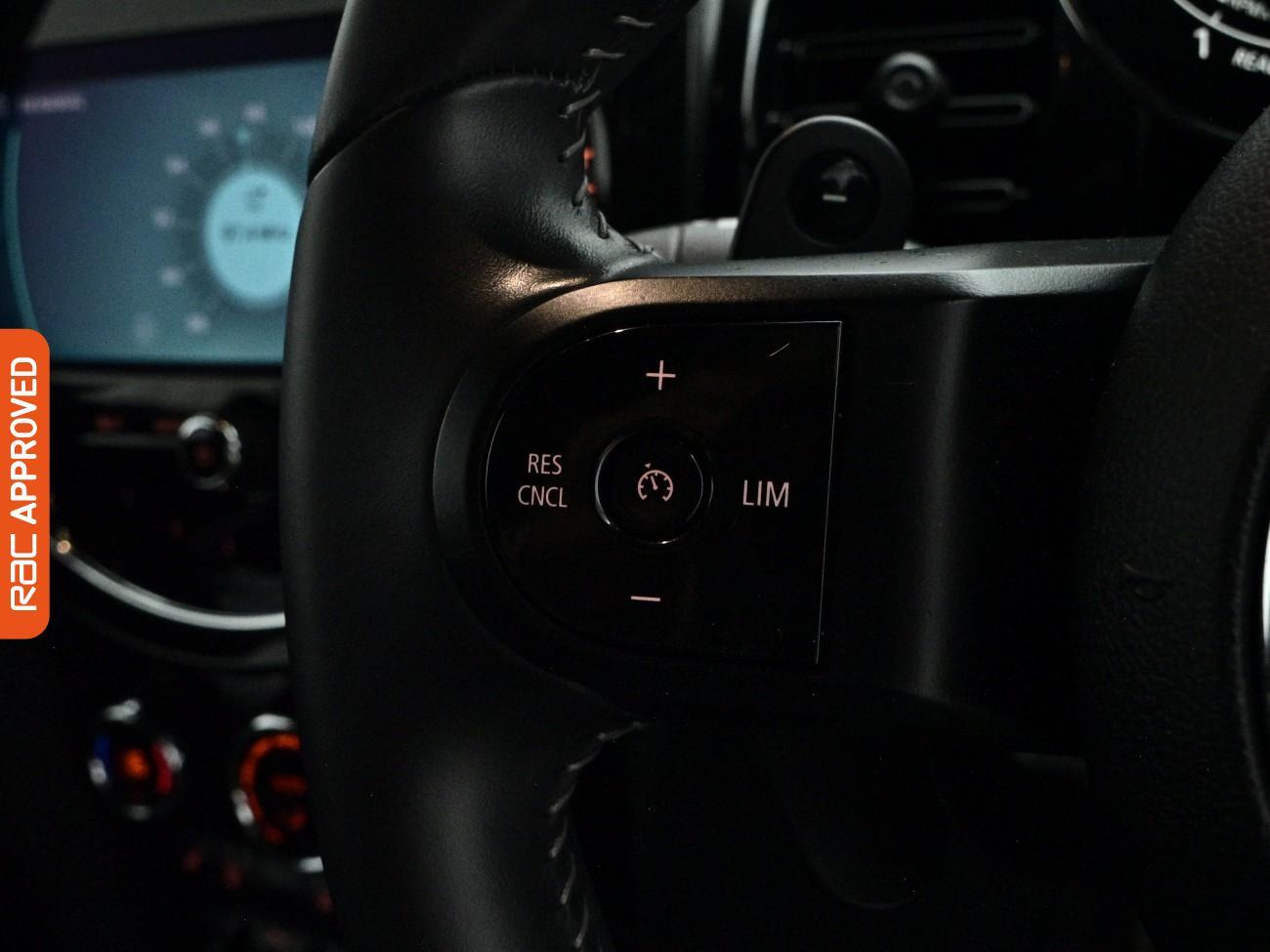 Mini Hatch view 21