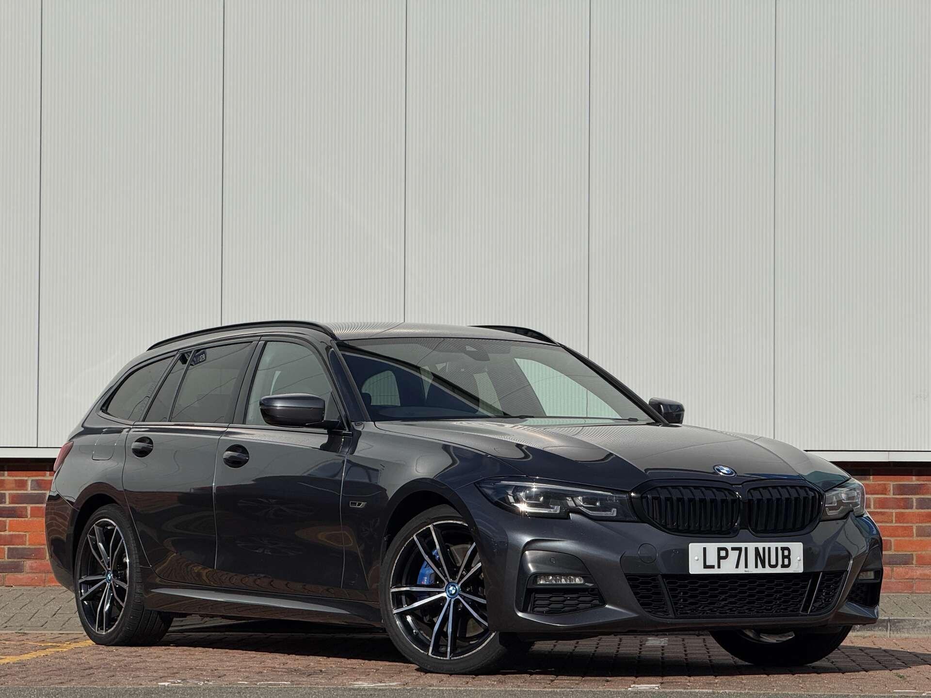 BMW 3 Series view 10