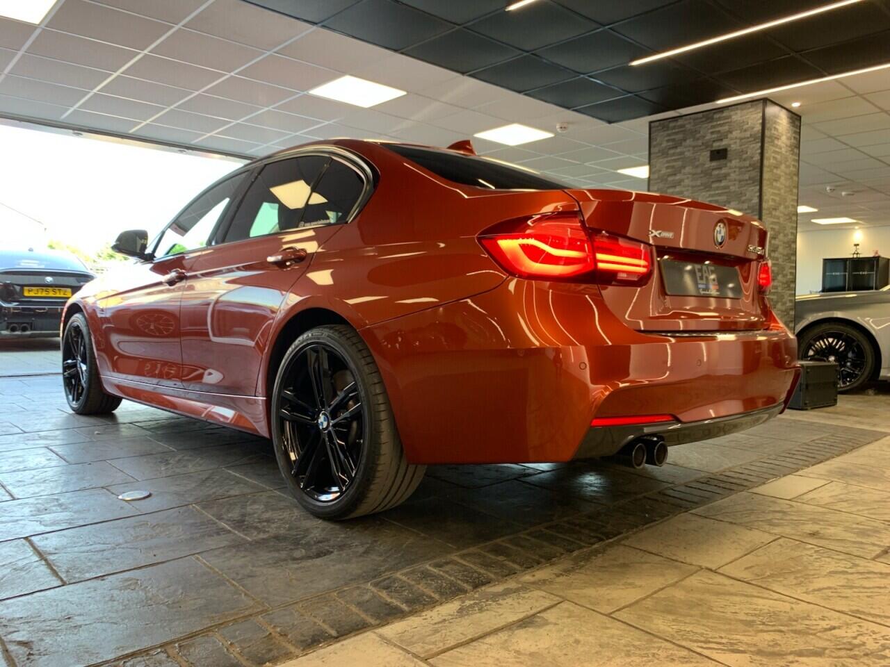 BMW 3 Series view 18