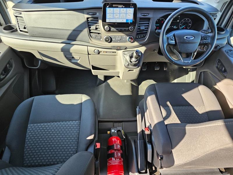 2019 Ford Transit 2.0 460 EcoBlue Trend Minibus Diesel Manual RWD L4 High Roof Euro 6 (s/s) (17 Seat, DRW) (170 ps) • 6,533 miles image 20