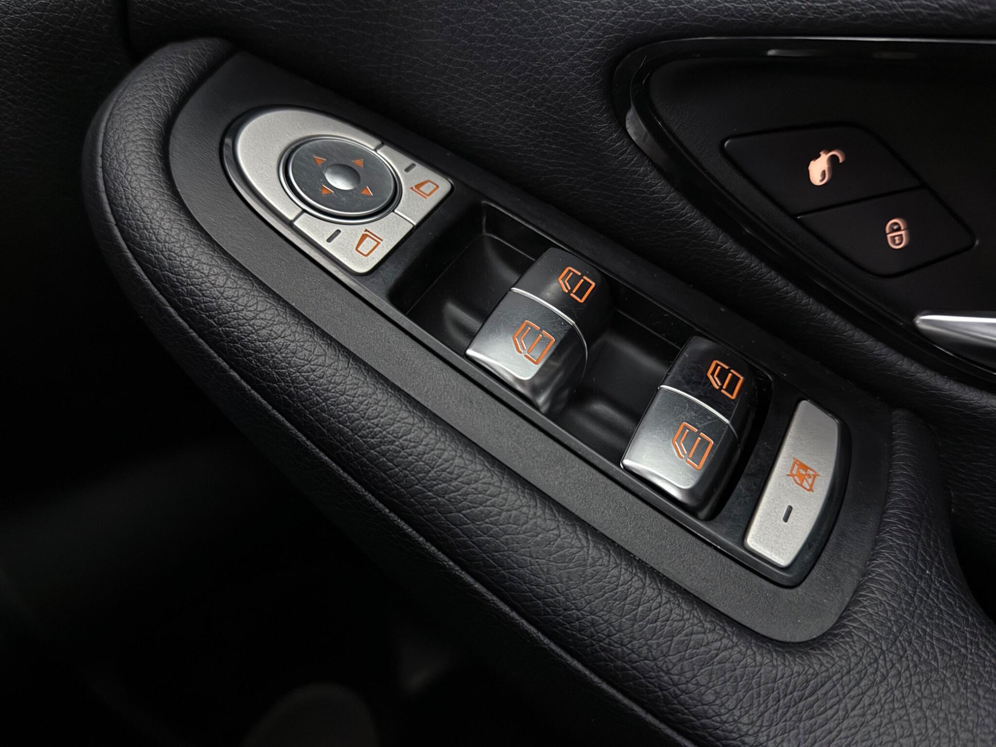 Mercedes-Benz C-Class view 16