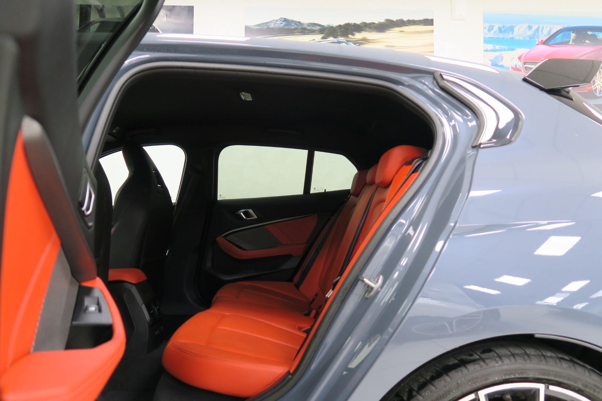 BMW 1 Series view 12