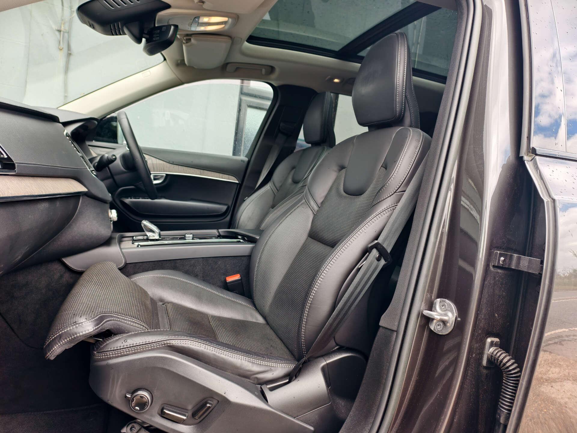 Volvo XC90 view 24