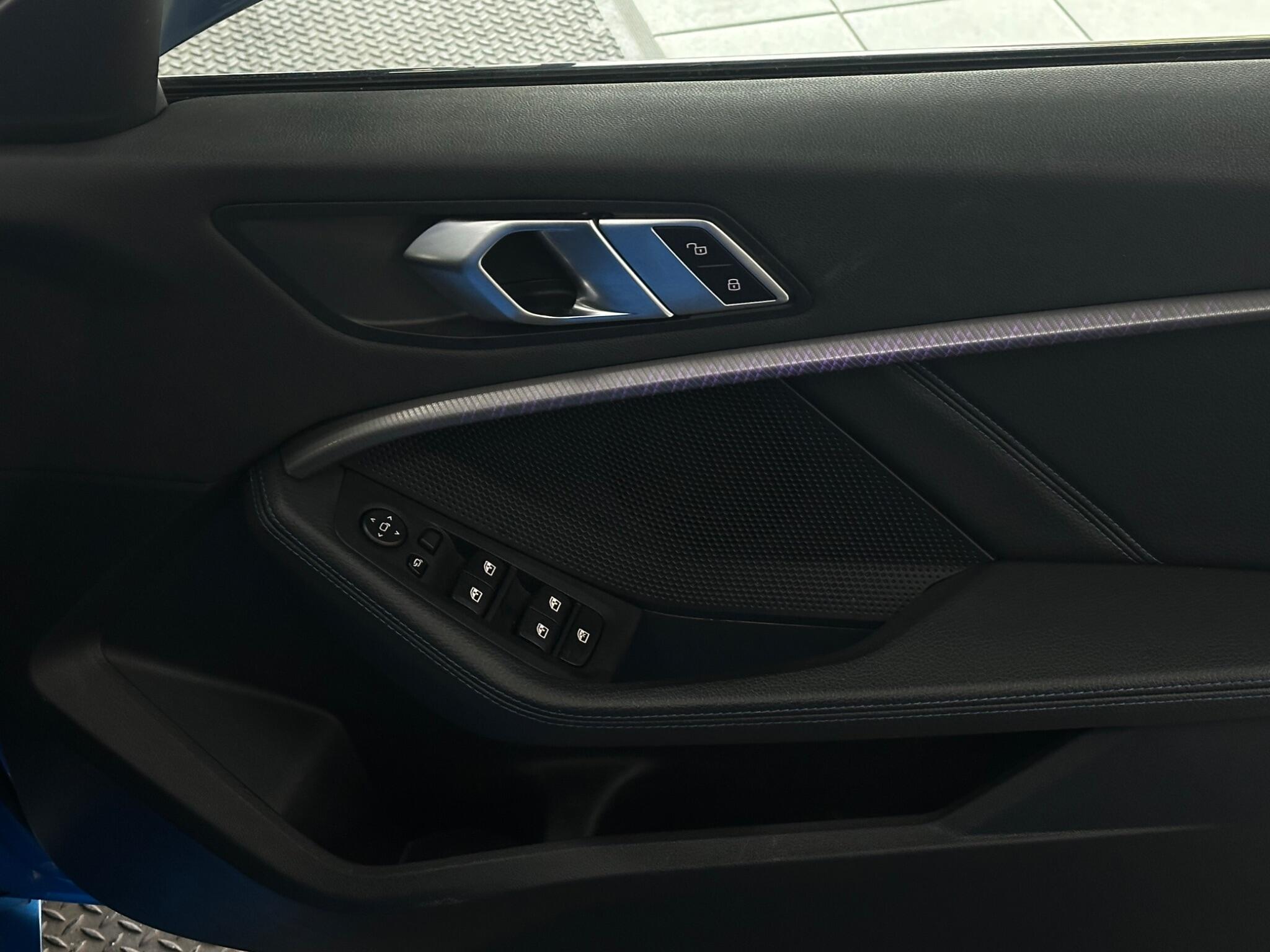 BMW 1 Series view 21