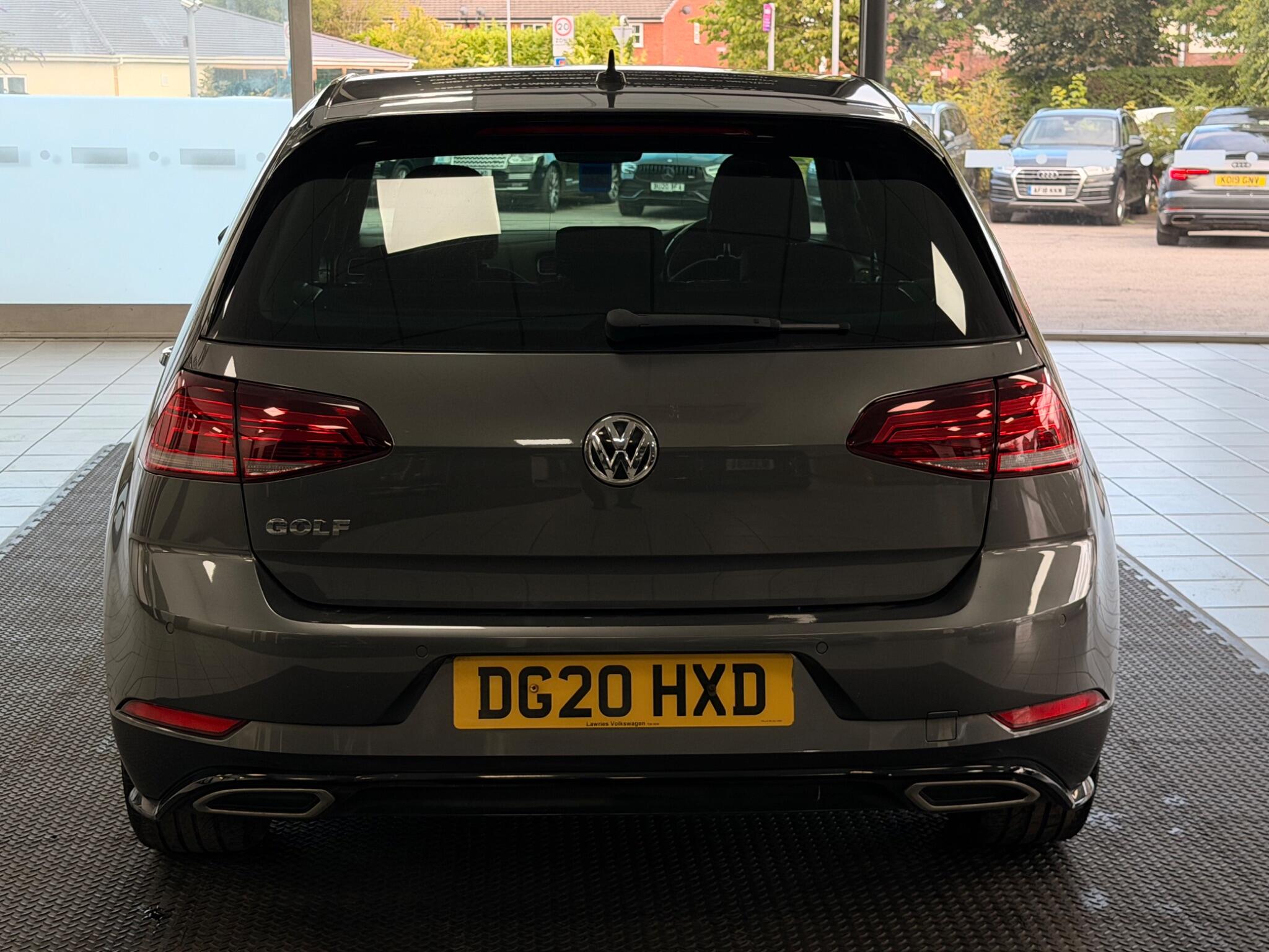 Volkswagen Golf view 8
