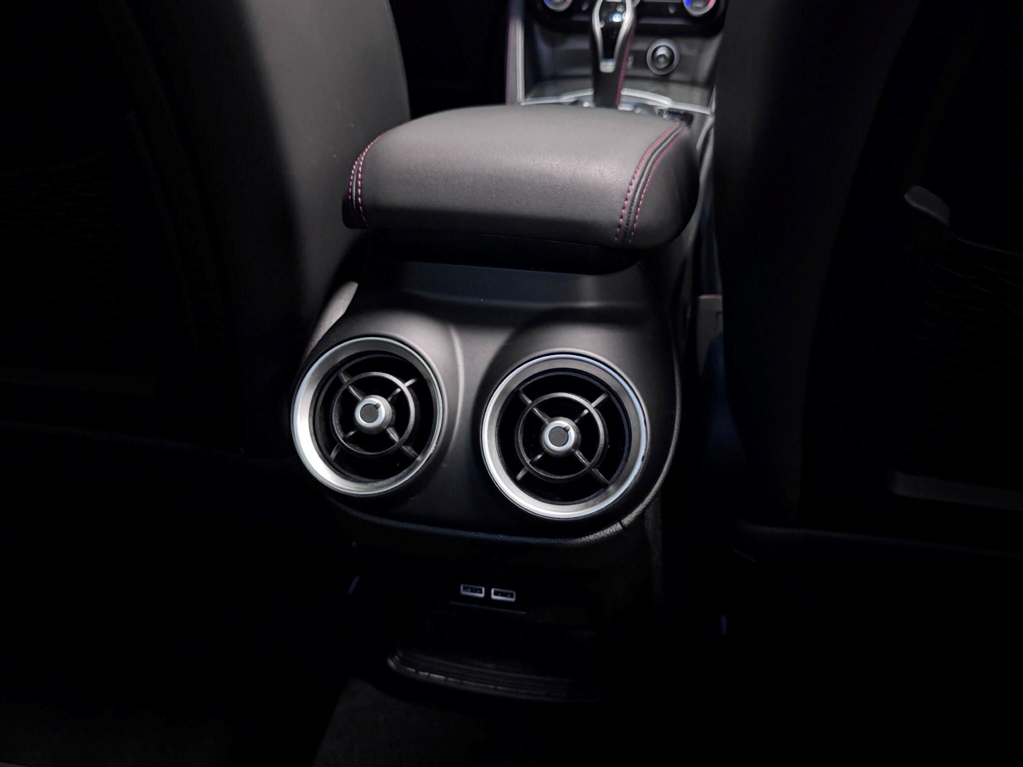 Alfa Romeo Stelvio view 17