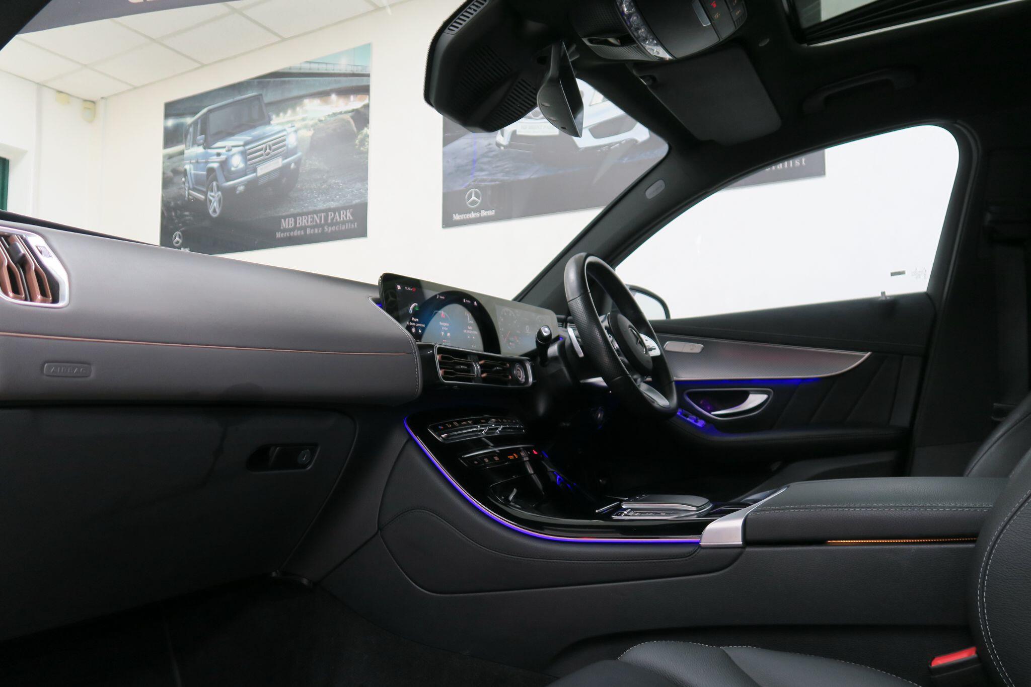 Mercedes-Benz Eqc view 8