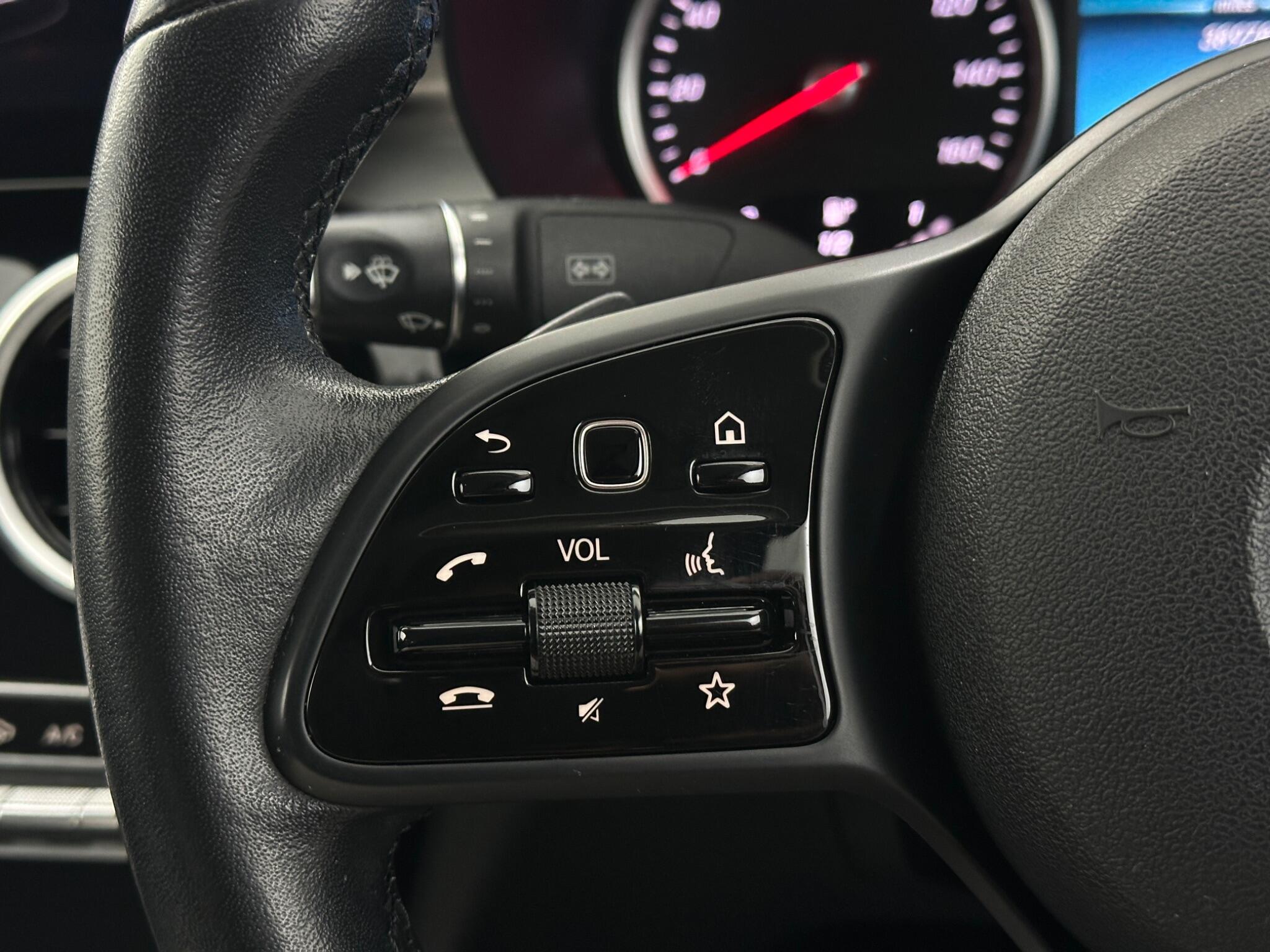 Mercedes-Benz C-Class view 15