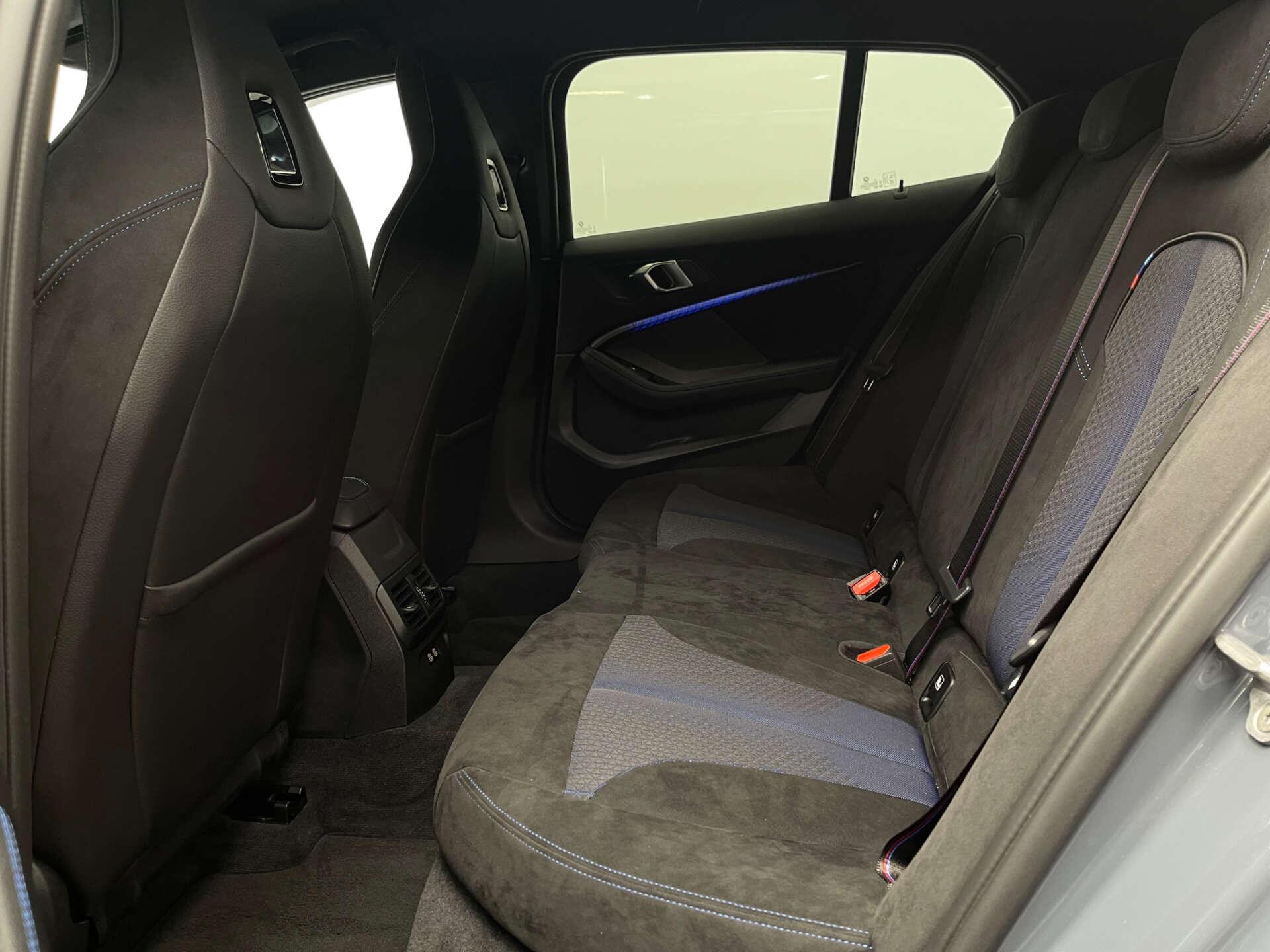 BMW 1 Series view 45