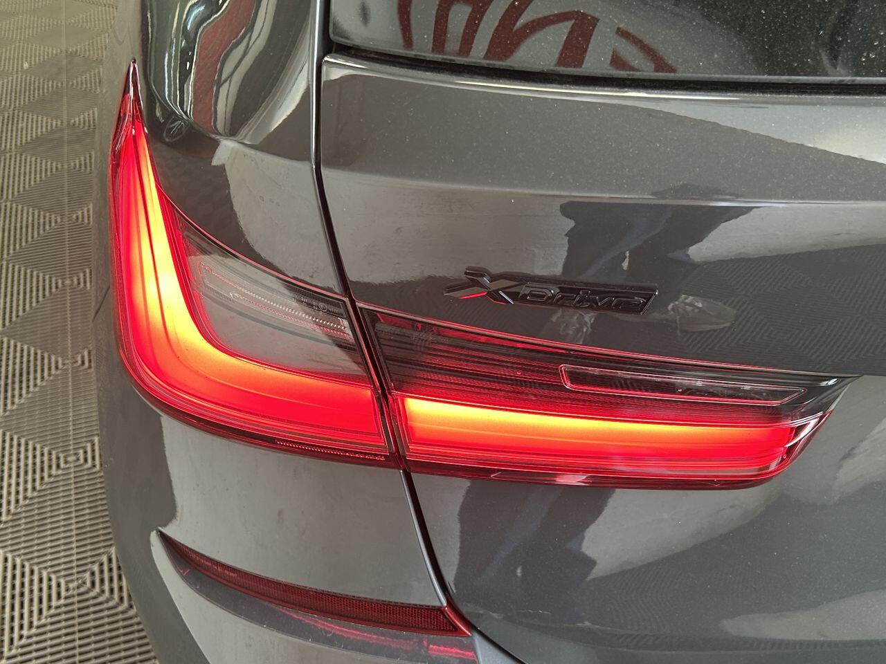 BMW 3 Series view 24