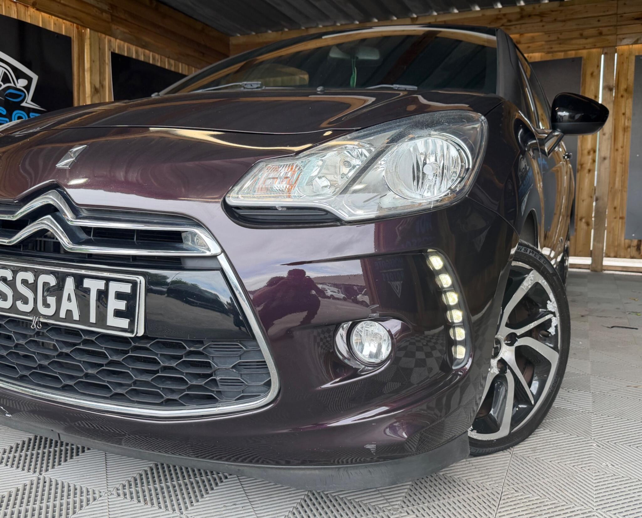 DS Automobiles DS 3 view 7