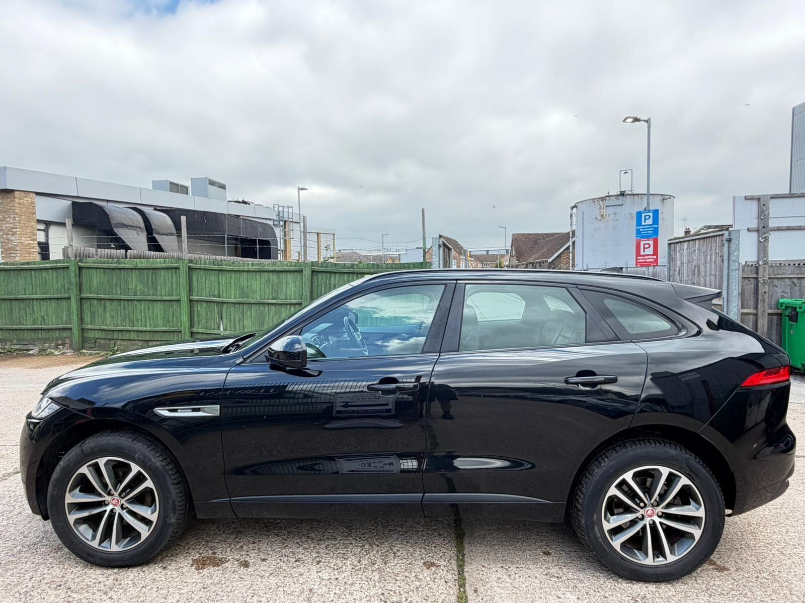Jaguar F-Pace view 6