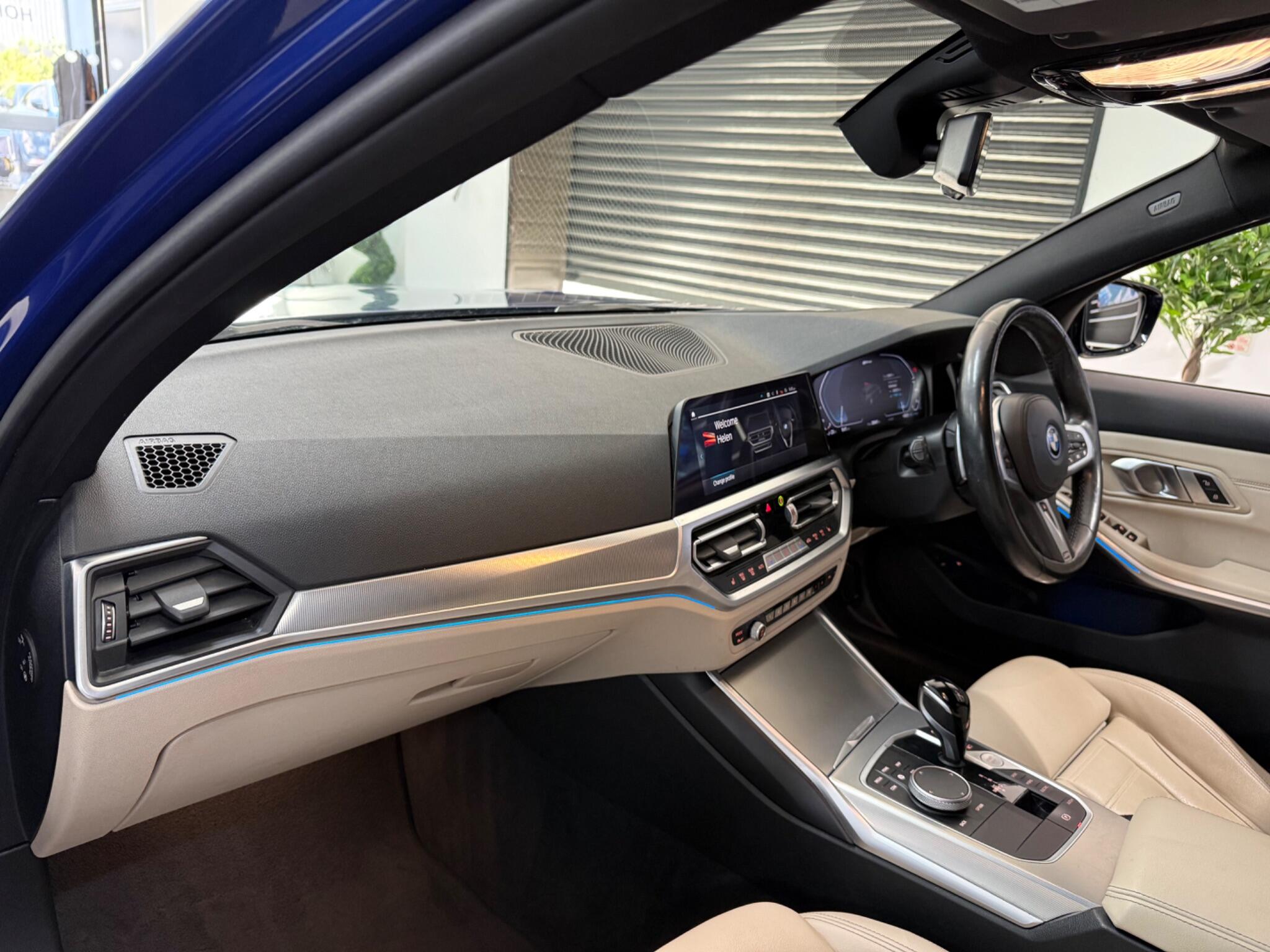 BMW 3 Series view 6