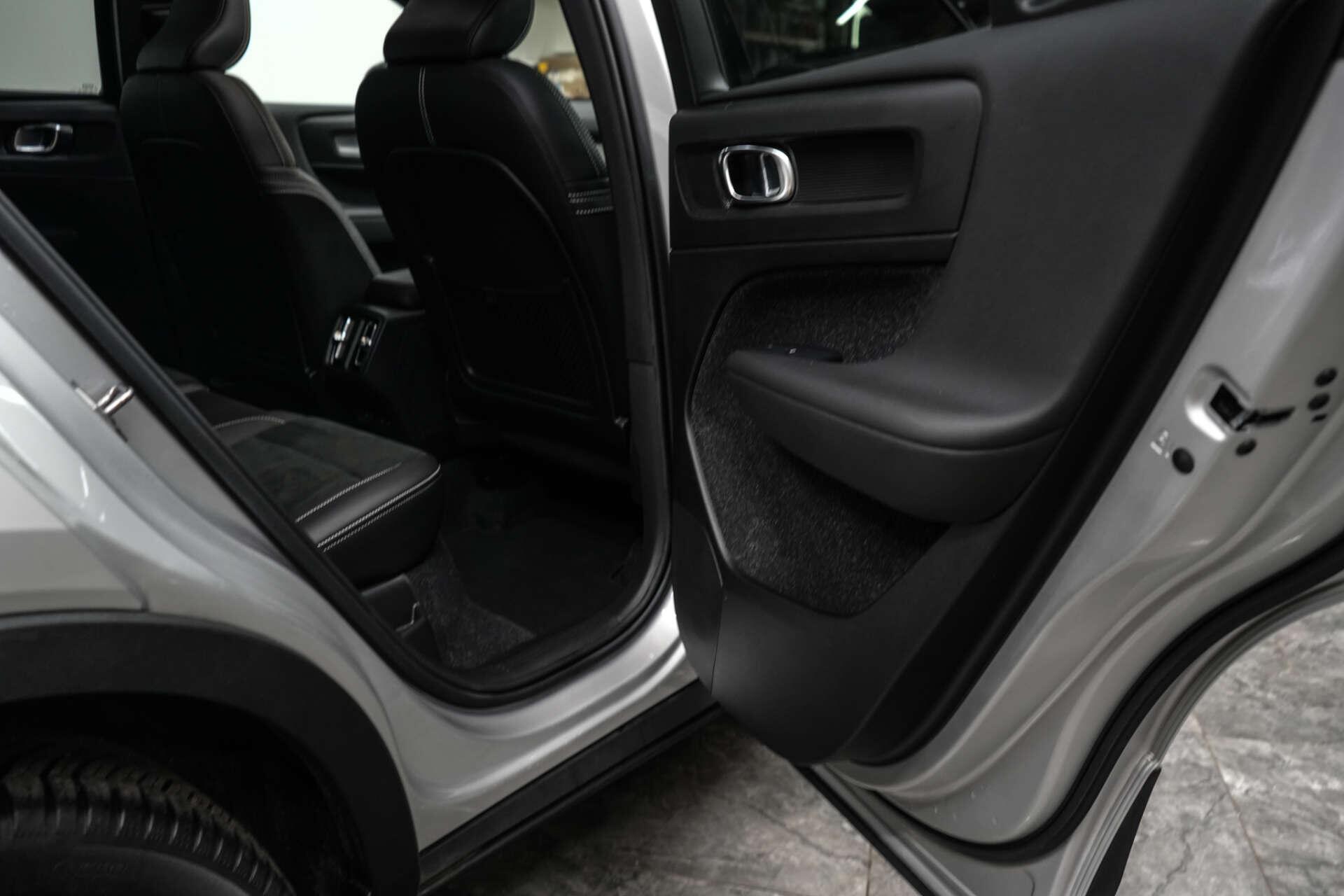 Volvo XC40 view 23