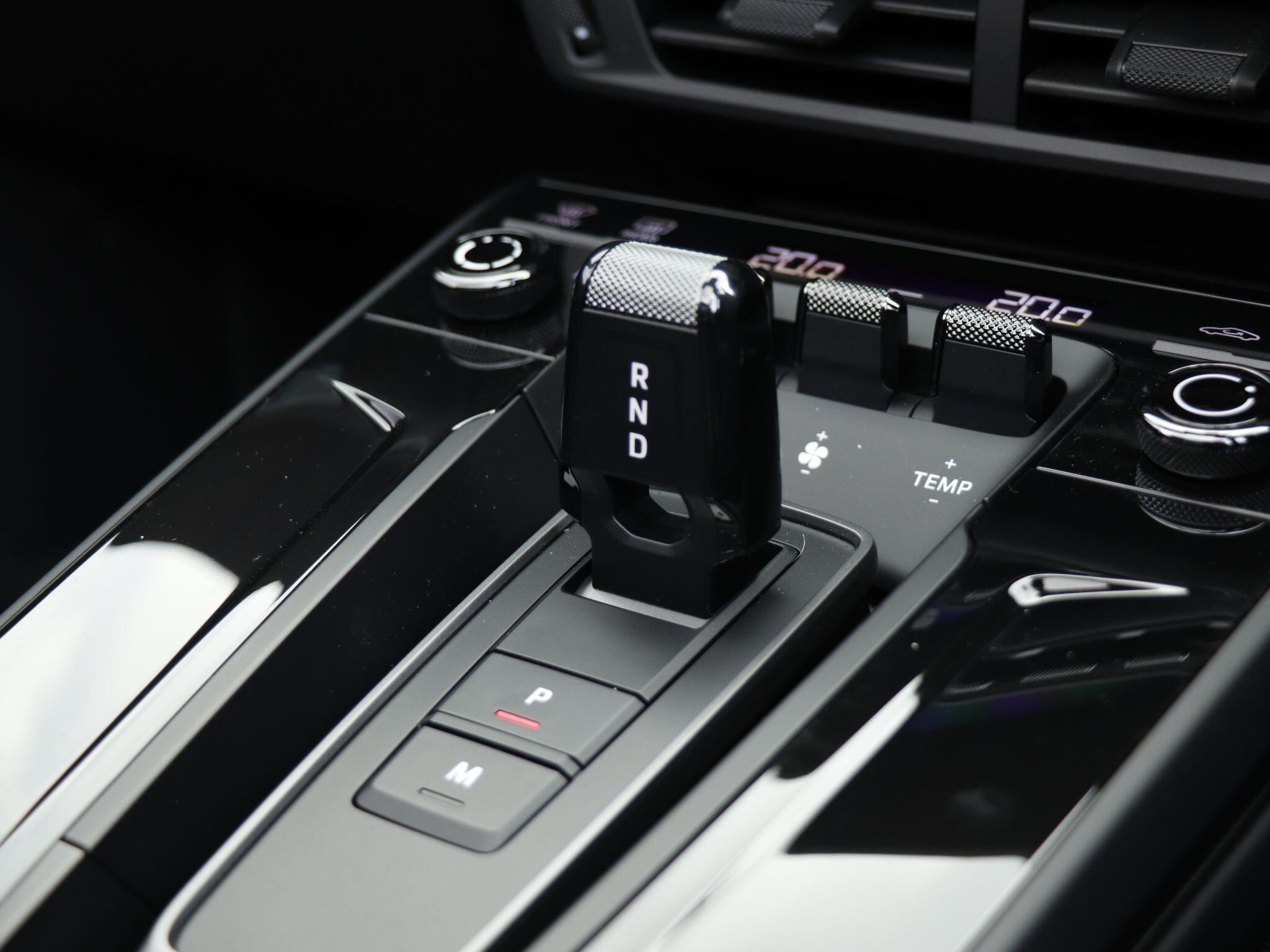 Porsche 911 view 19