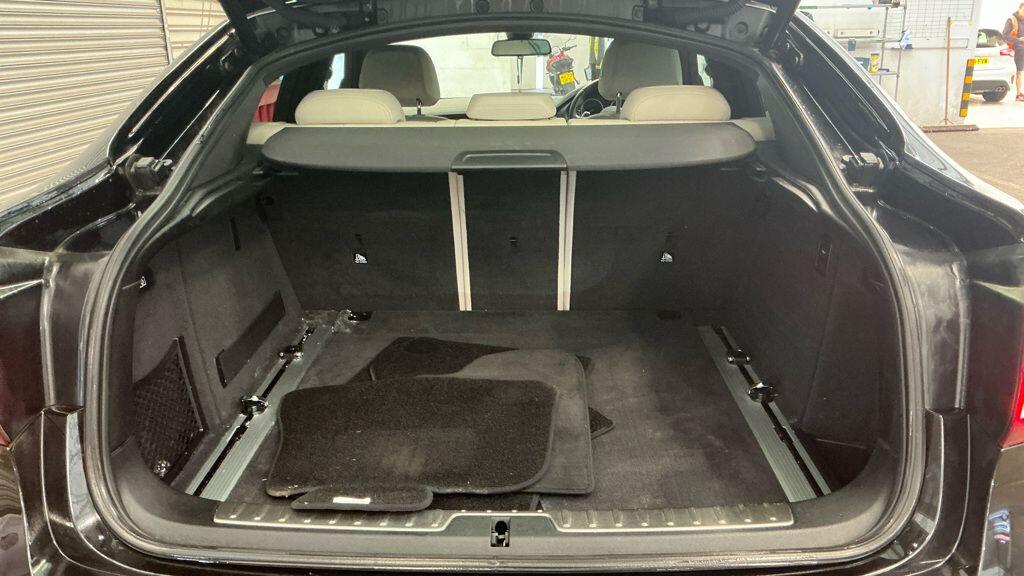 BMW X6 view 13