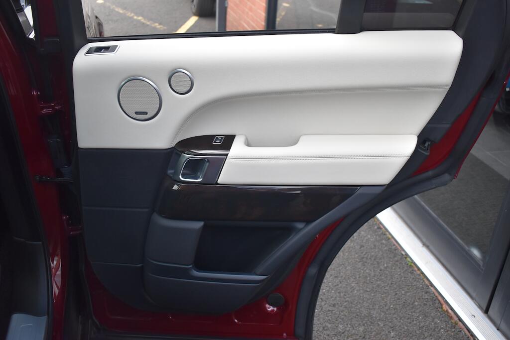 Land Rover Range Rover view 37