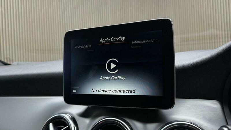 Mercedes-Benz GLA view 24