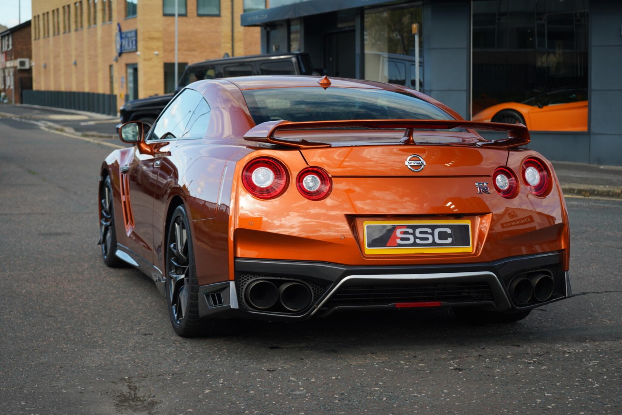 Nissan GT-R view 15