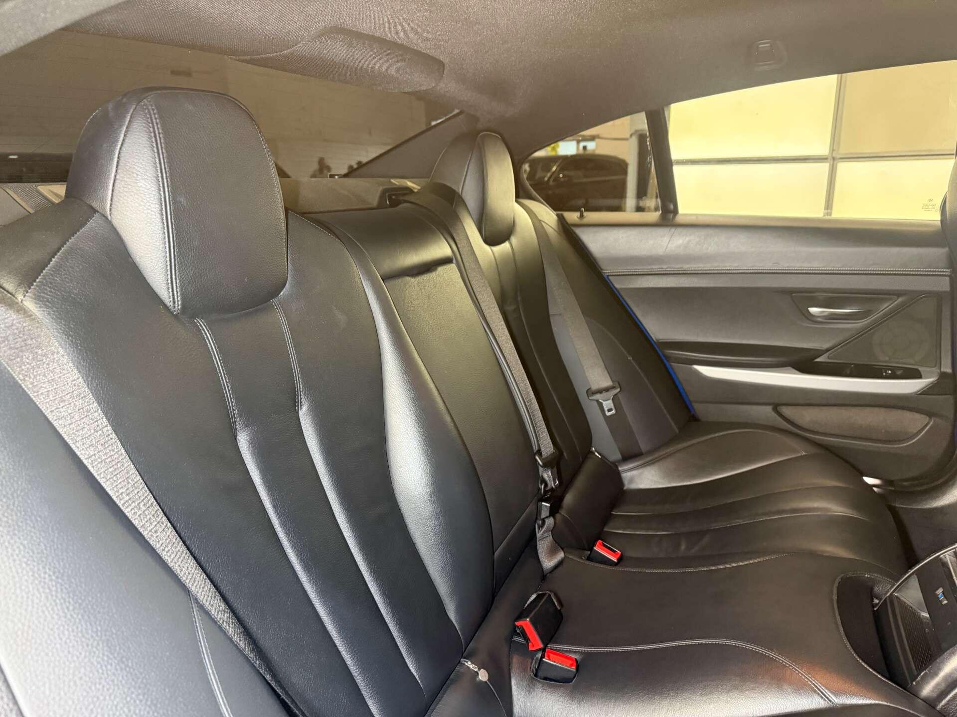BMW 6 Series view 16
