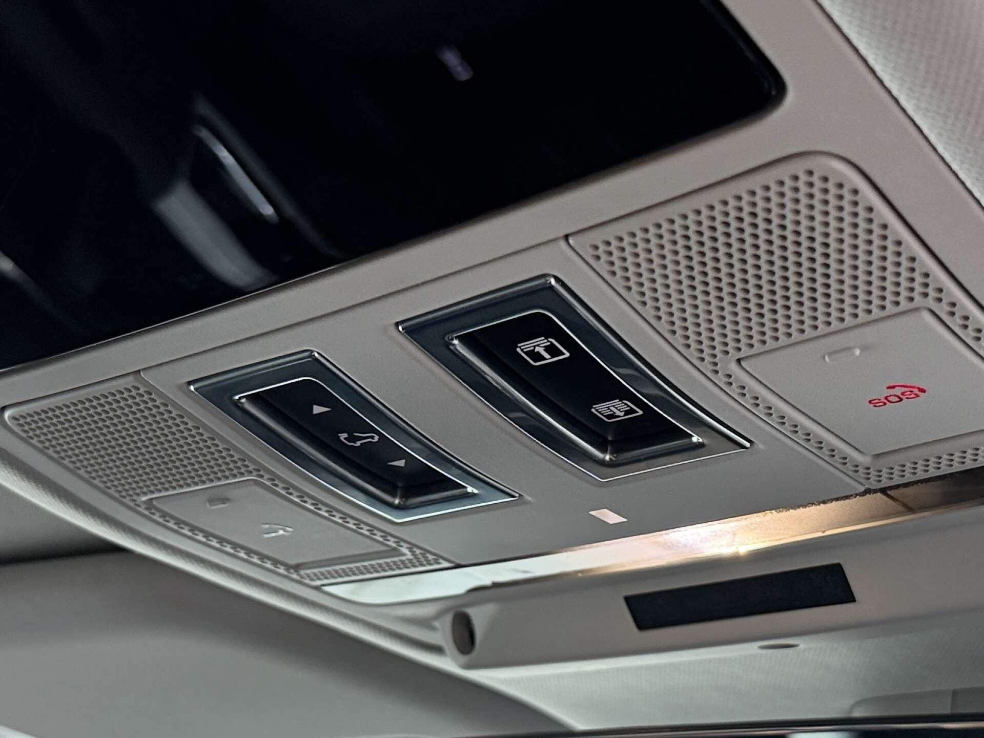 Land Rover Defender view 41