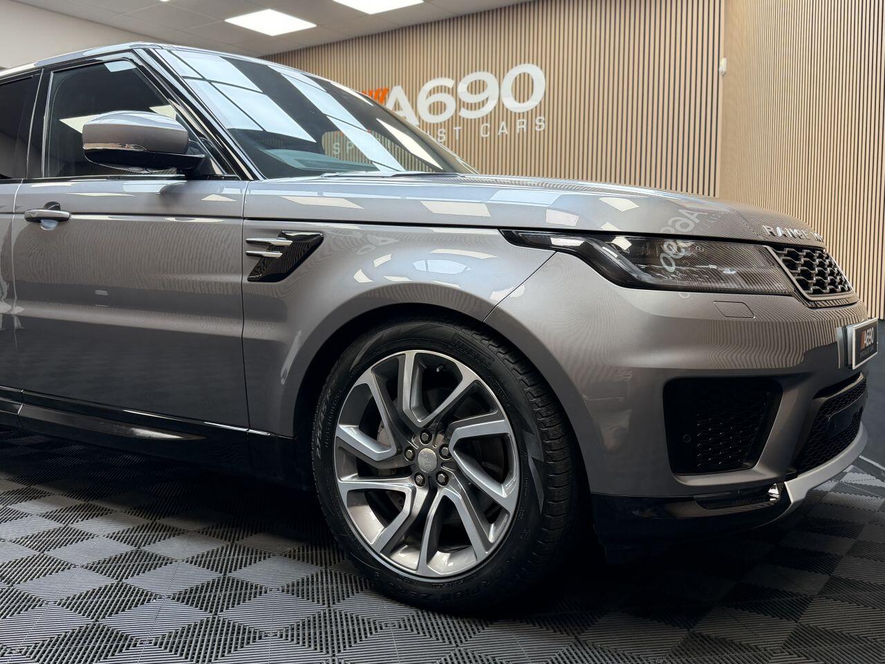 Land Rover Range Rover Sport view 12