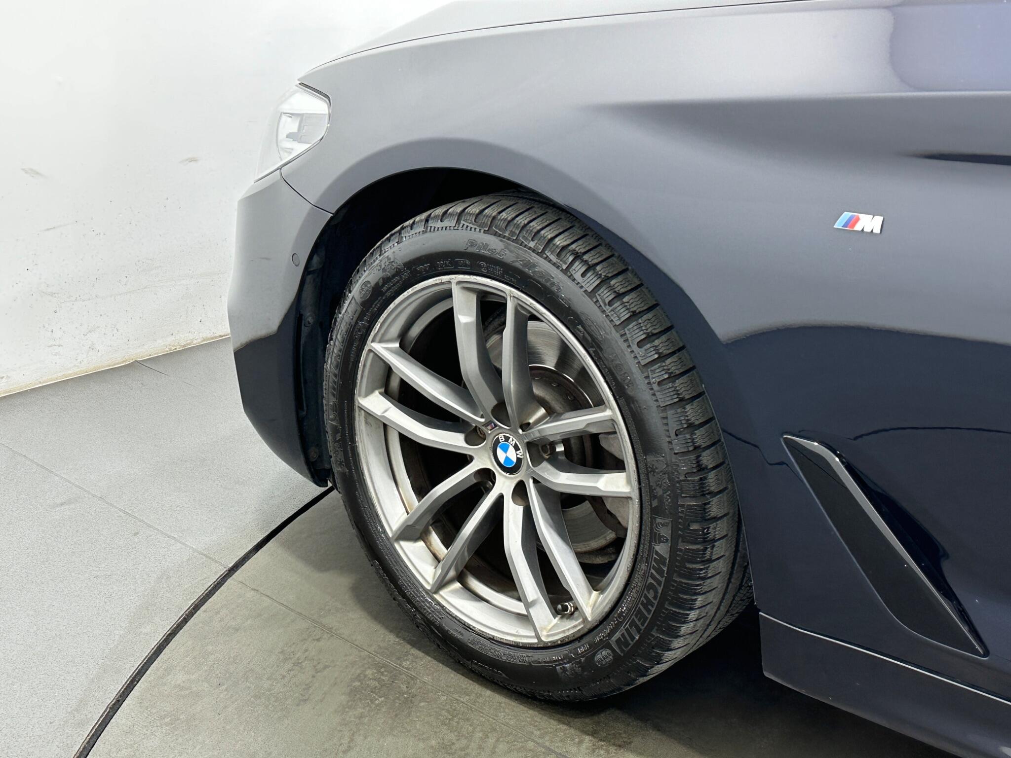 BMW 5 Series view 47