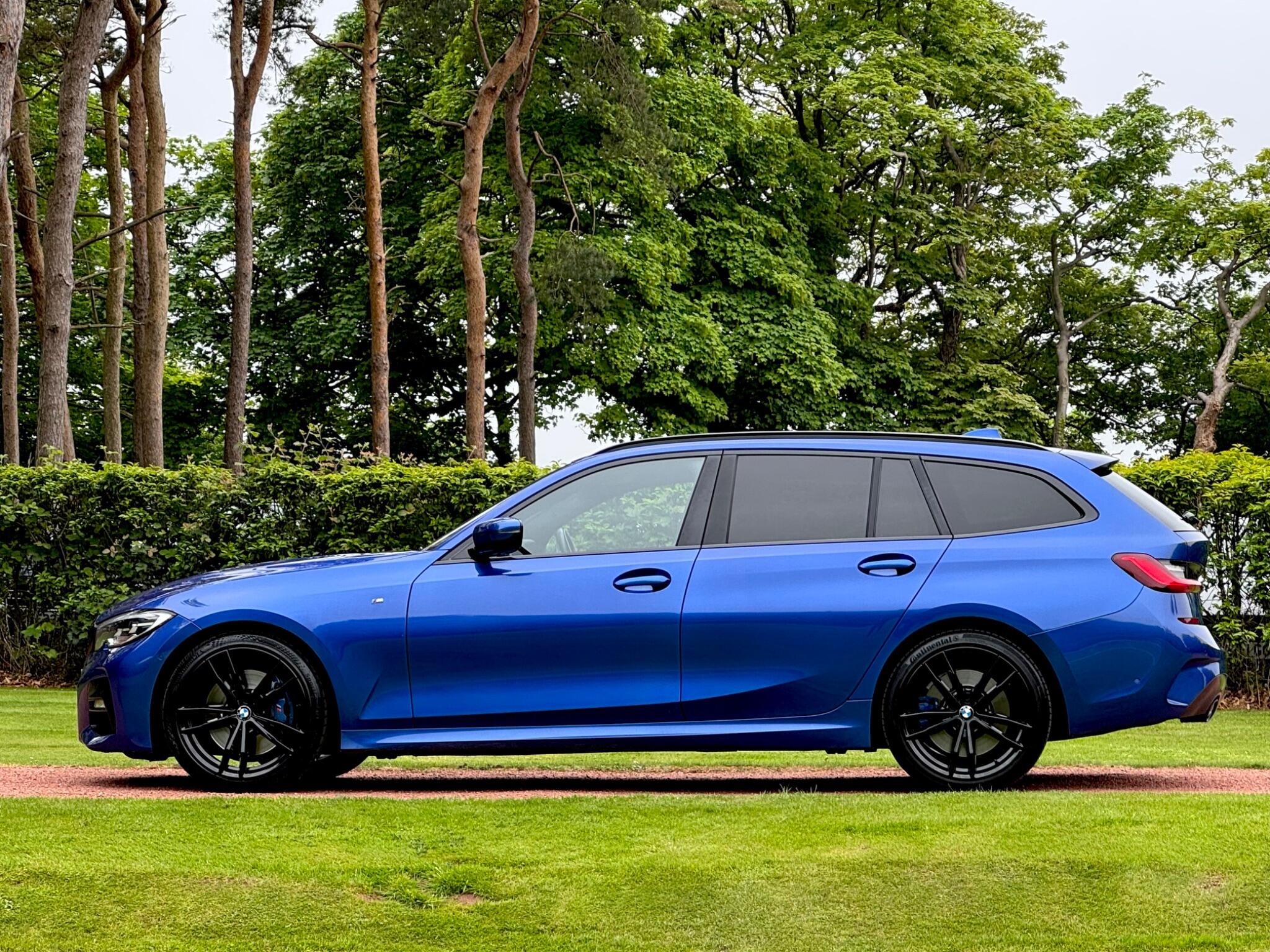 BMW 3 Series view 10