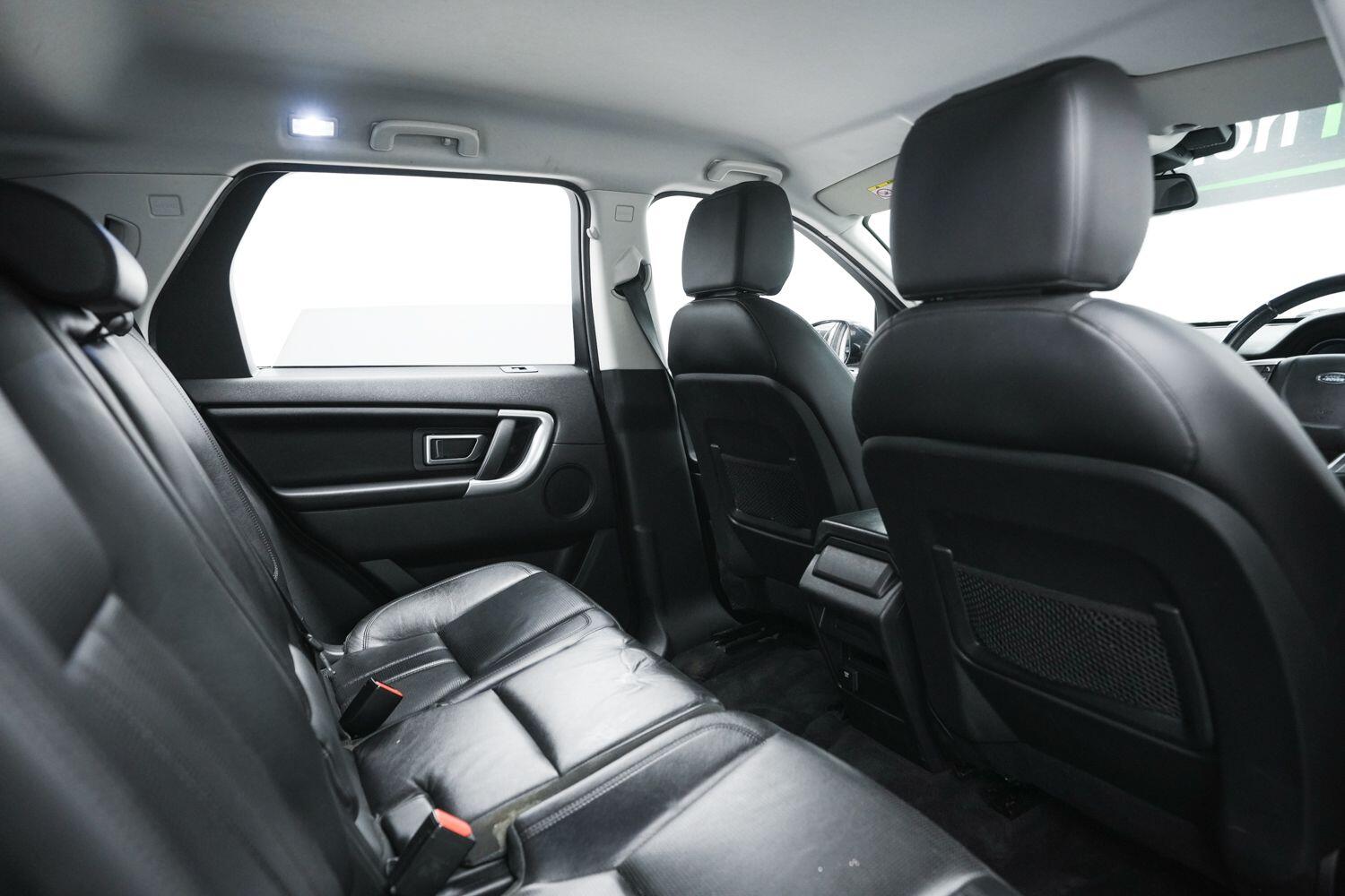 Land Rover Discovery Sport view 16