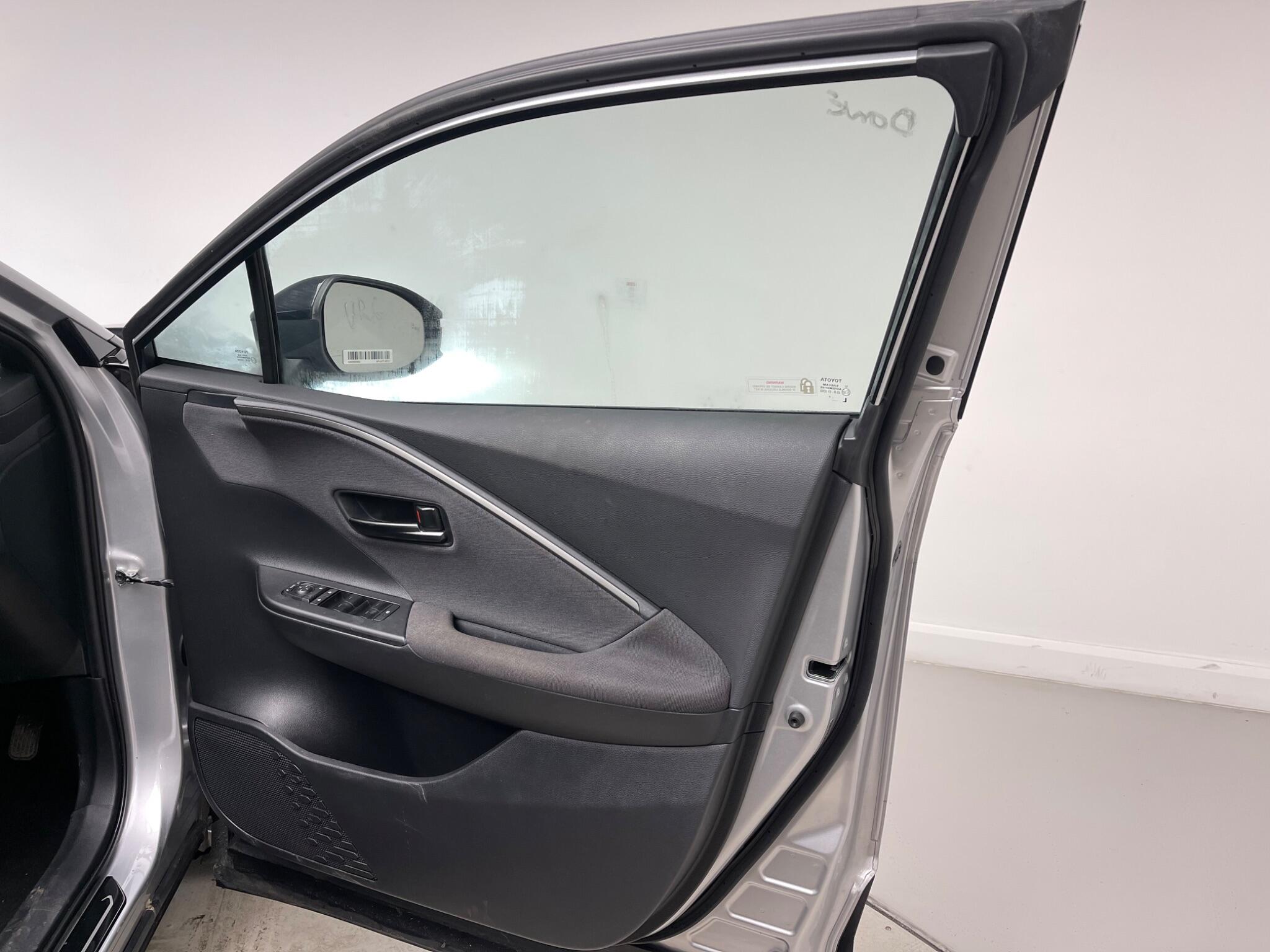 Toyota C-HR view 23