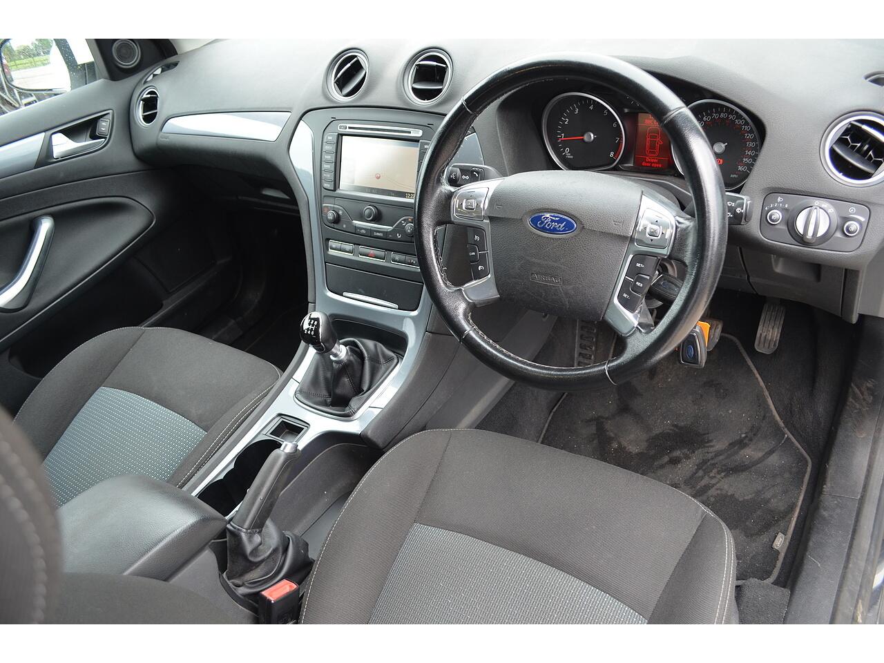 Ford Mondeo view 2