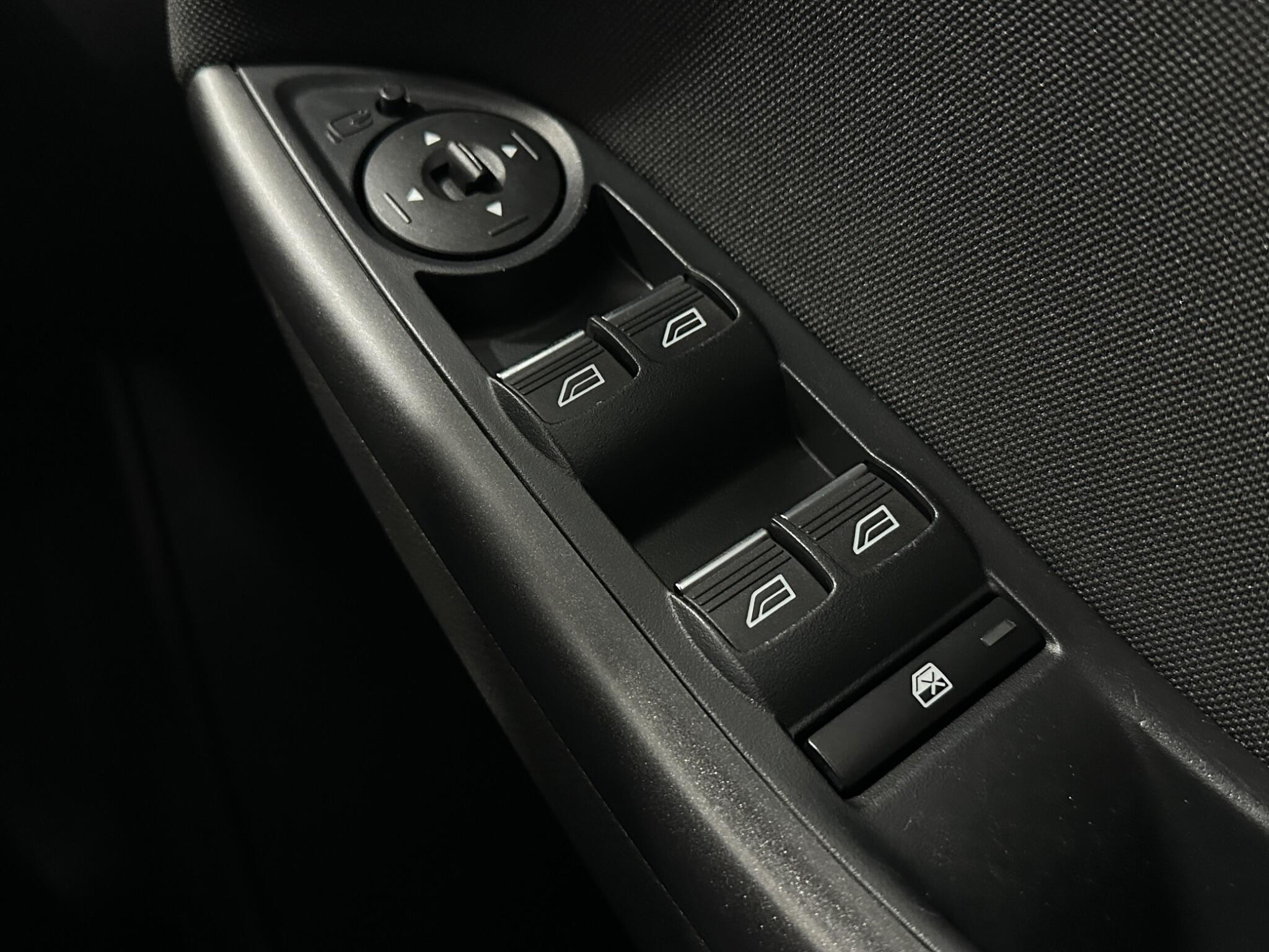 Ford Focus view 19