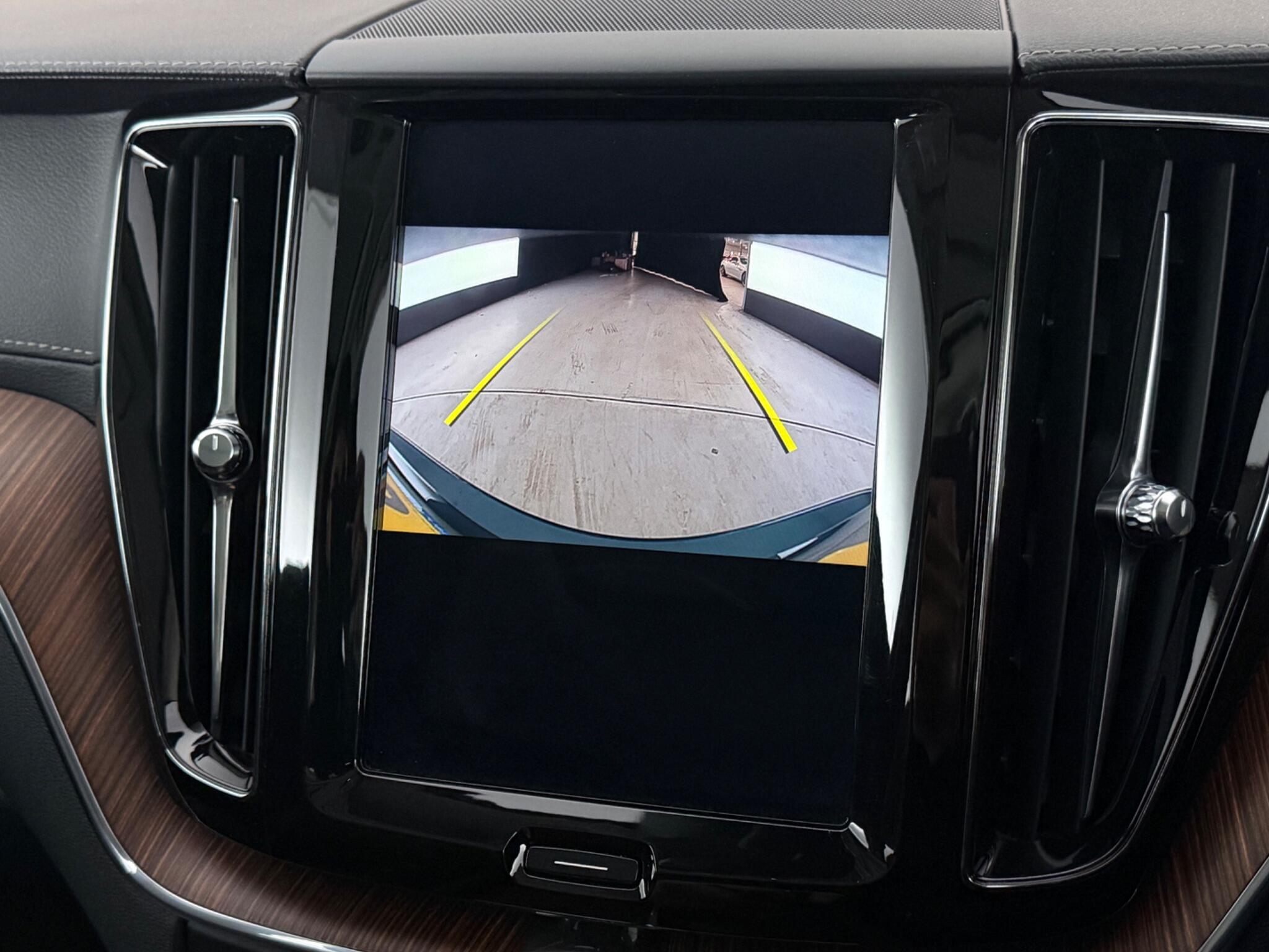 Volvo XC60 view 30