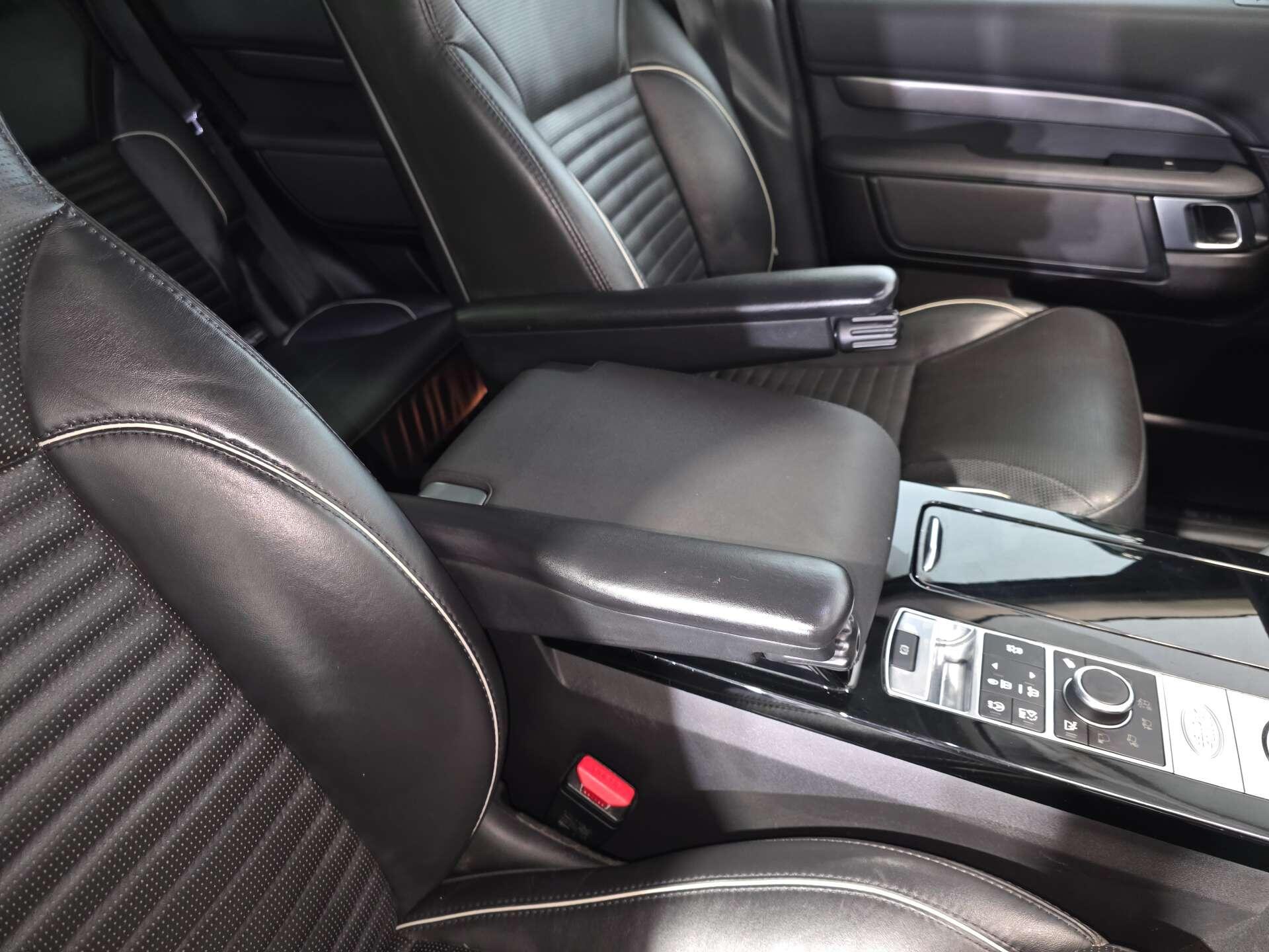 Land Rover Discovery view 32